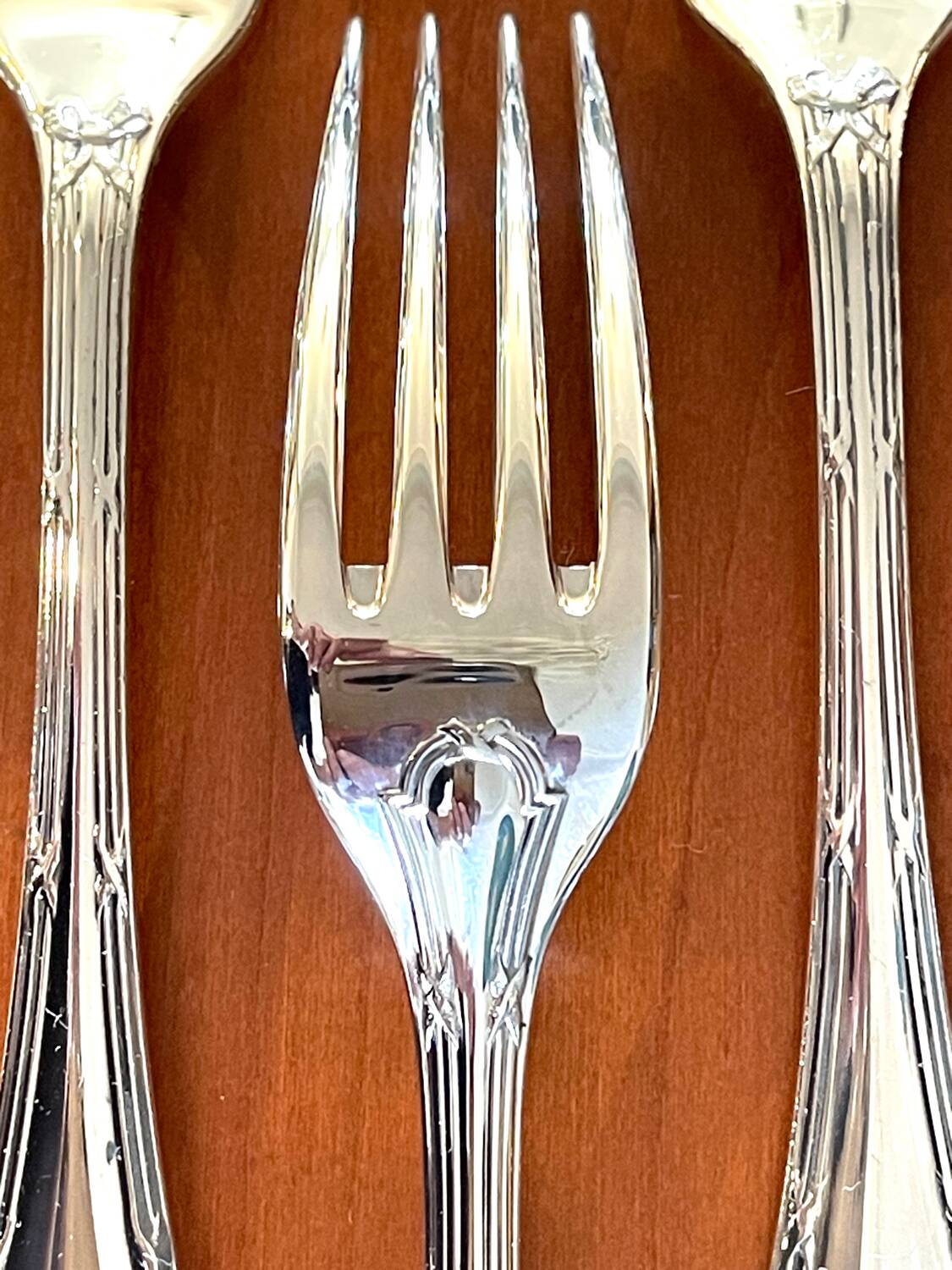 Christofle ribbons, 61-piece flatware set, excellent condition