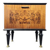 Table de nuit en bois de noyer des années 60, 1 sur 2