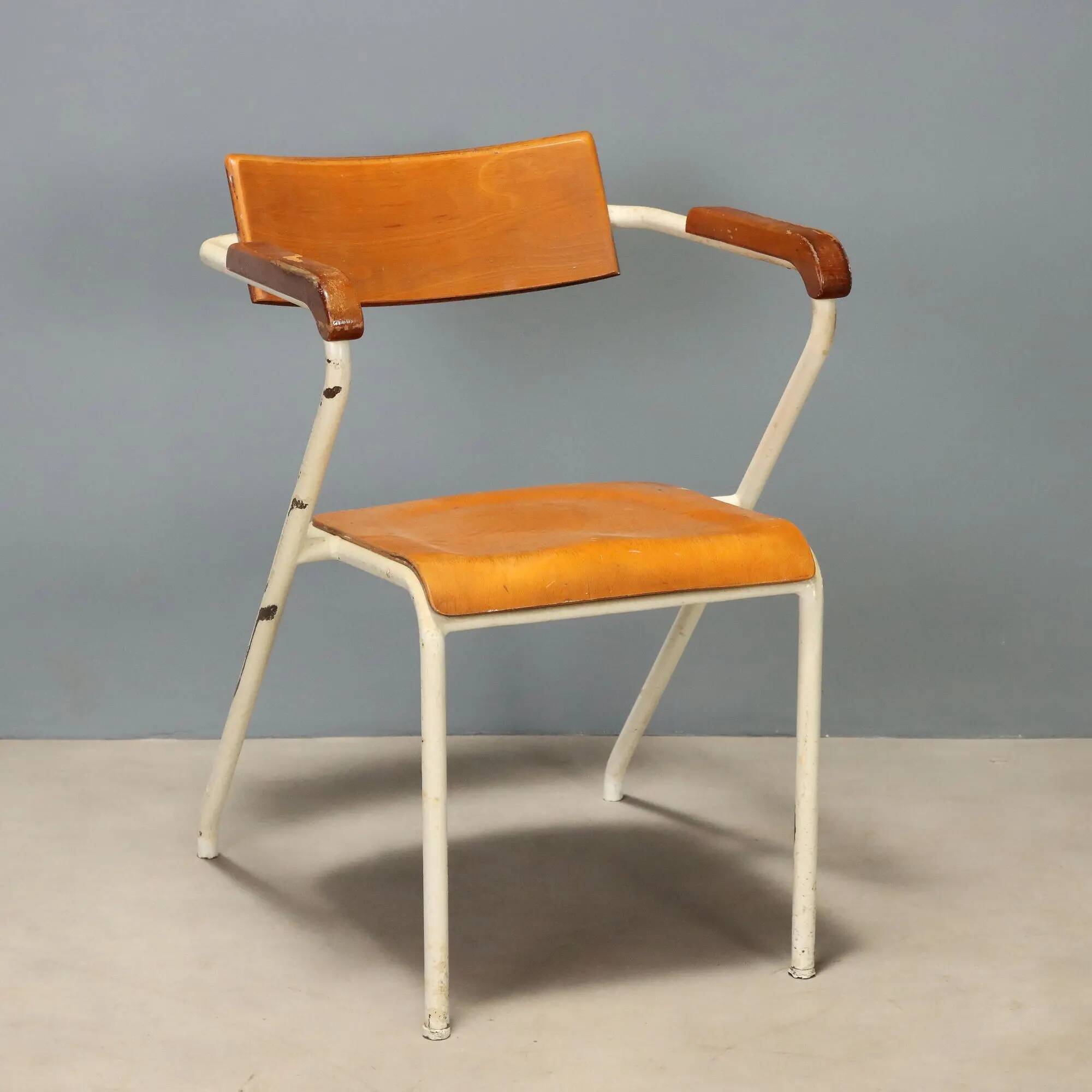 Vintage chair in enamelled metal and wood, Italian design, 1960s.