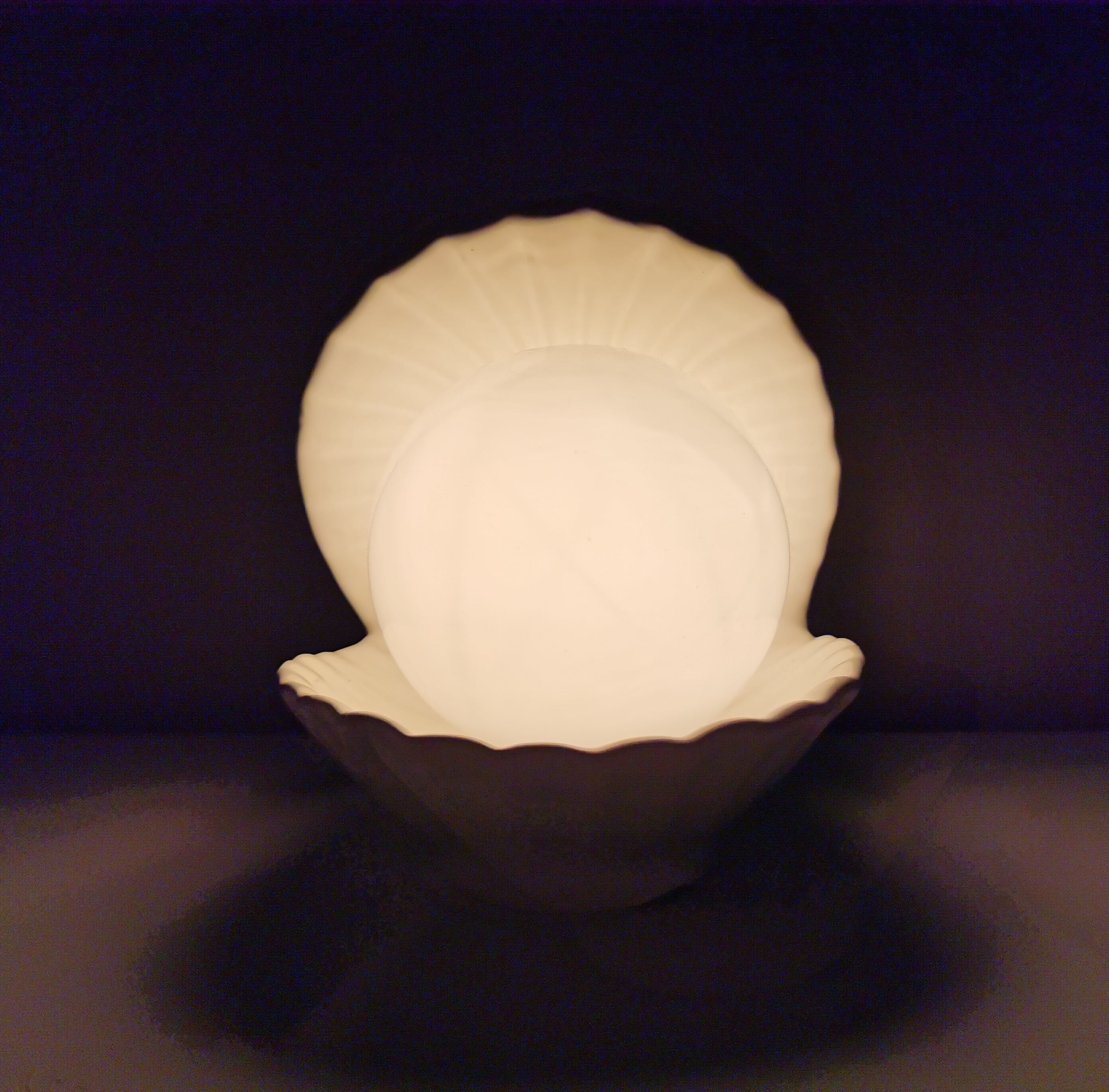 Vintage ceramic table lamp oyster with pearl, from the '80s