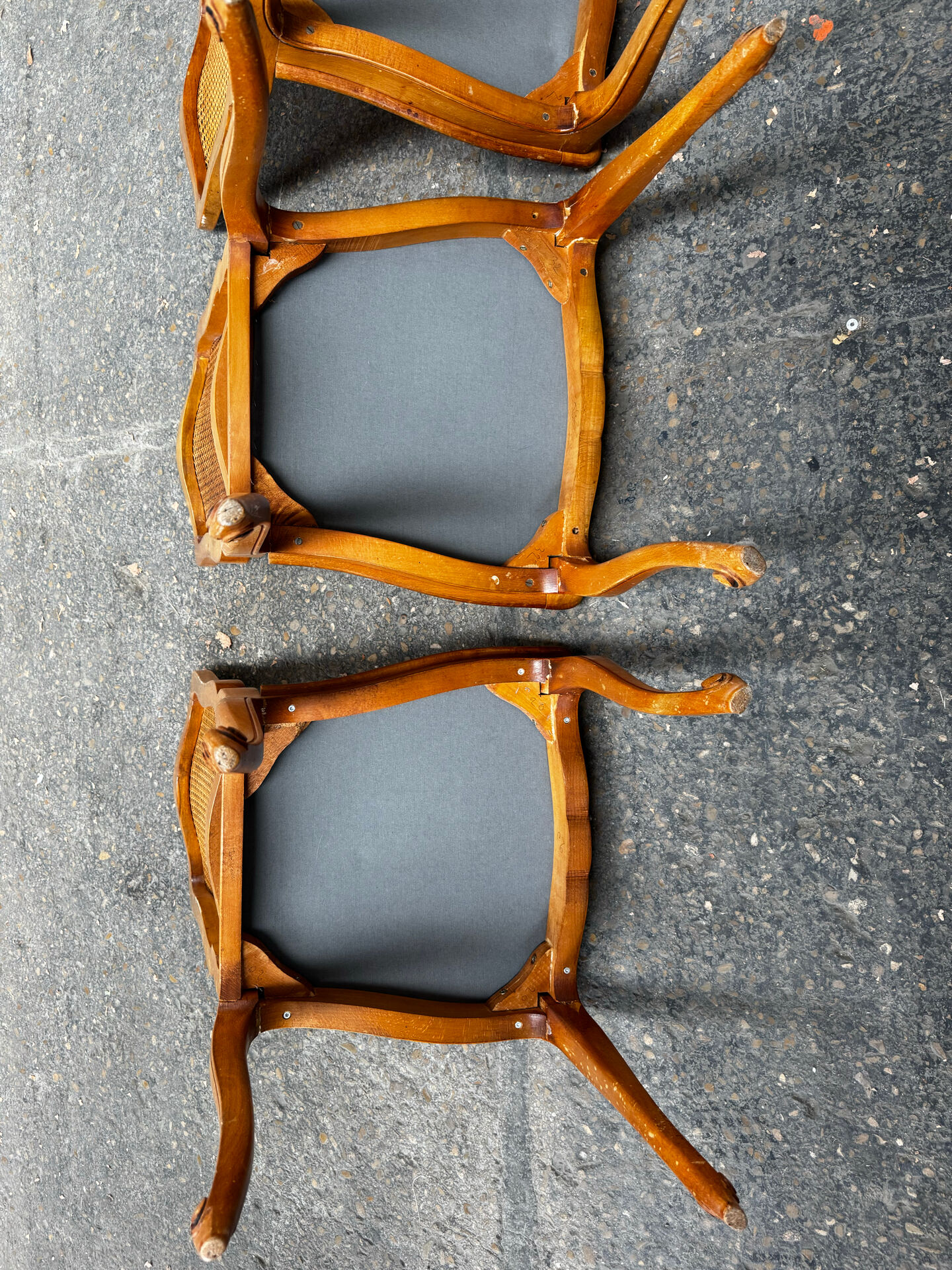 Set of 6 chairs in Louis XV style - carved wood and caning