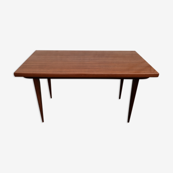 Table style scandinave