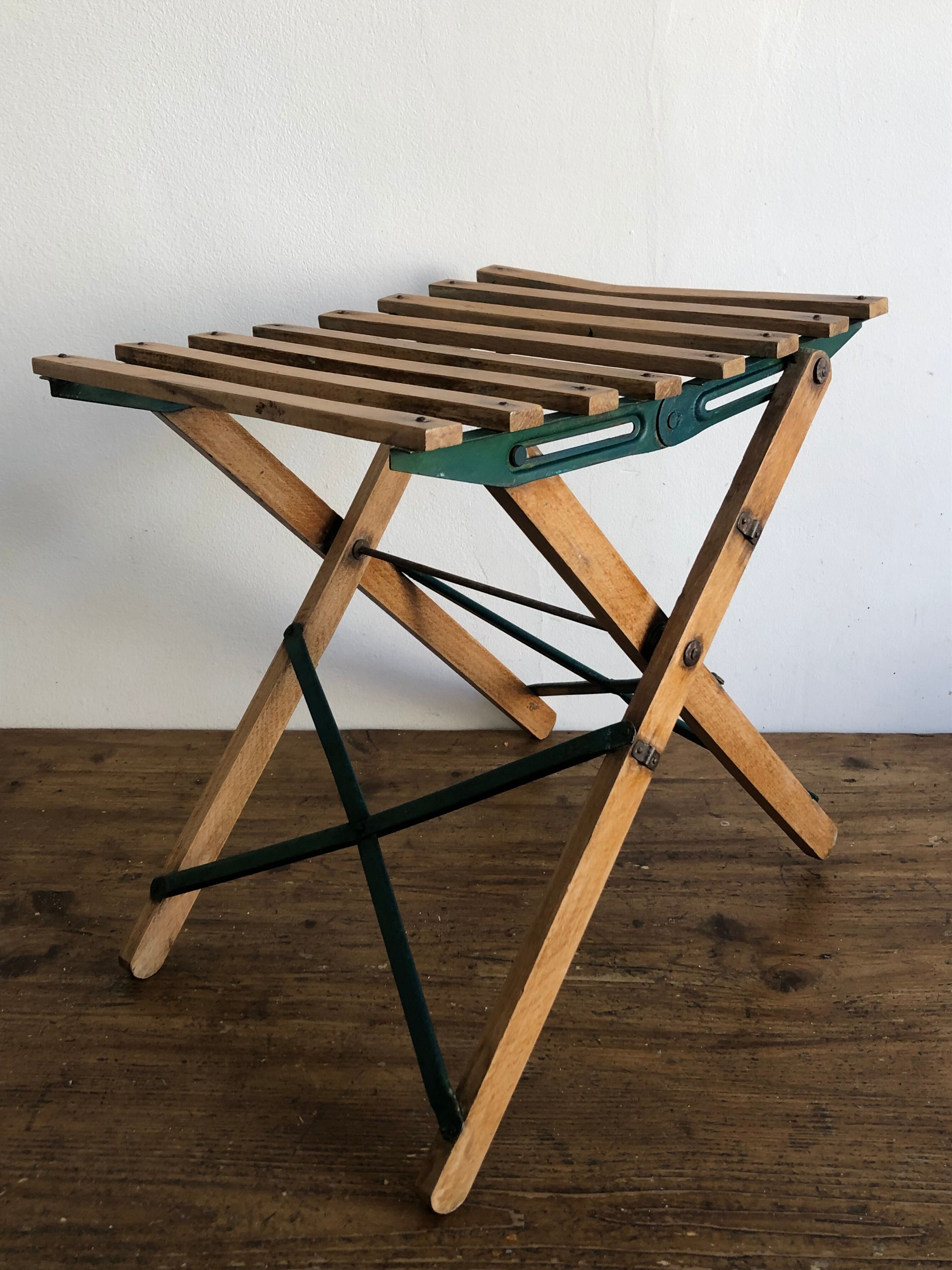 Painter's or fisherman's folding stool
