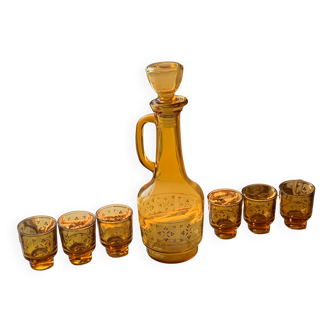 Carafe service and 6 amber glasses