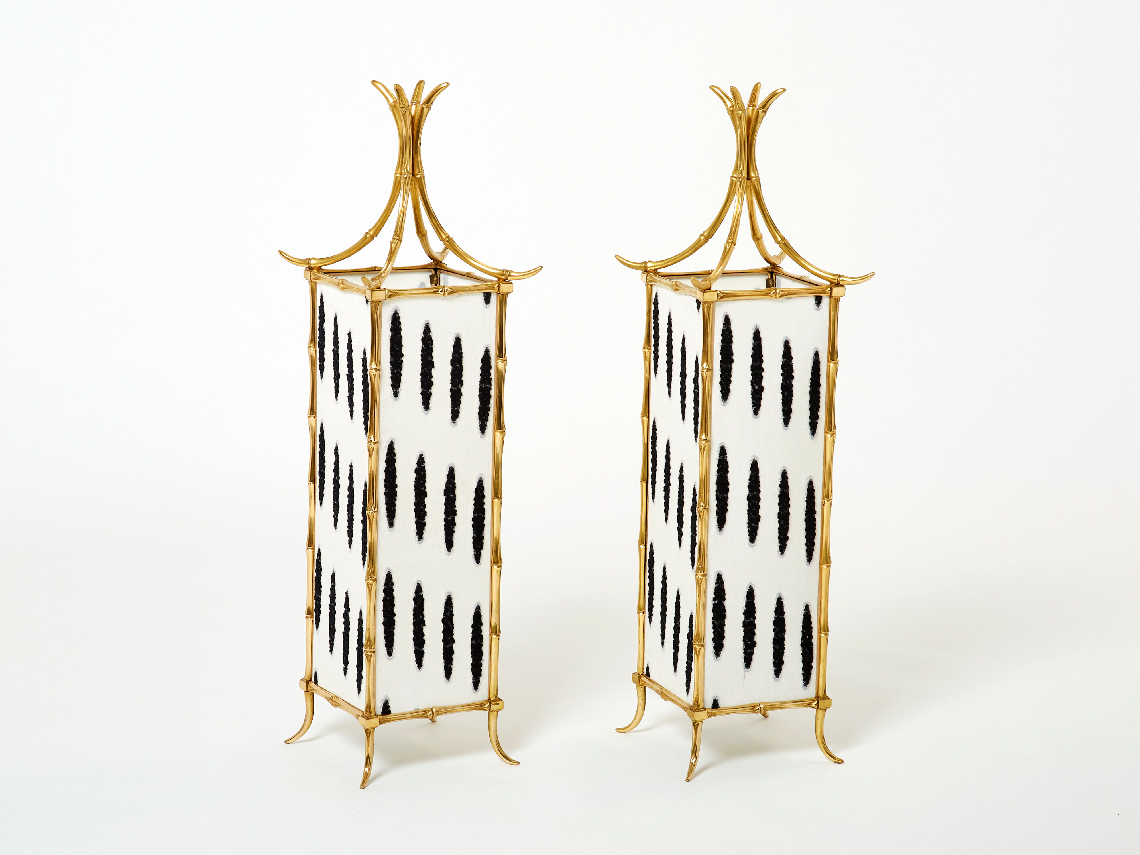 Pair of brass lantern lamps and fabrics from Maison Baguès 1960