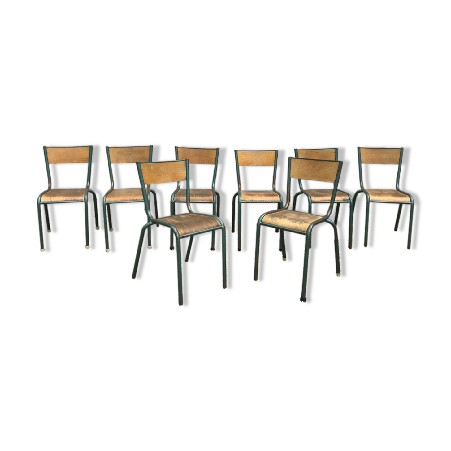 Série de 8 anciennes chaises d'écoles vintage