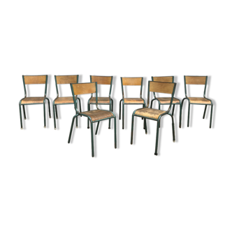 Série de 8 anciennes chaises d'écoles vintage