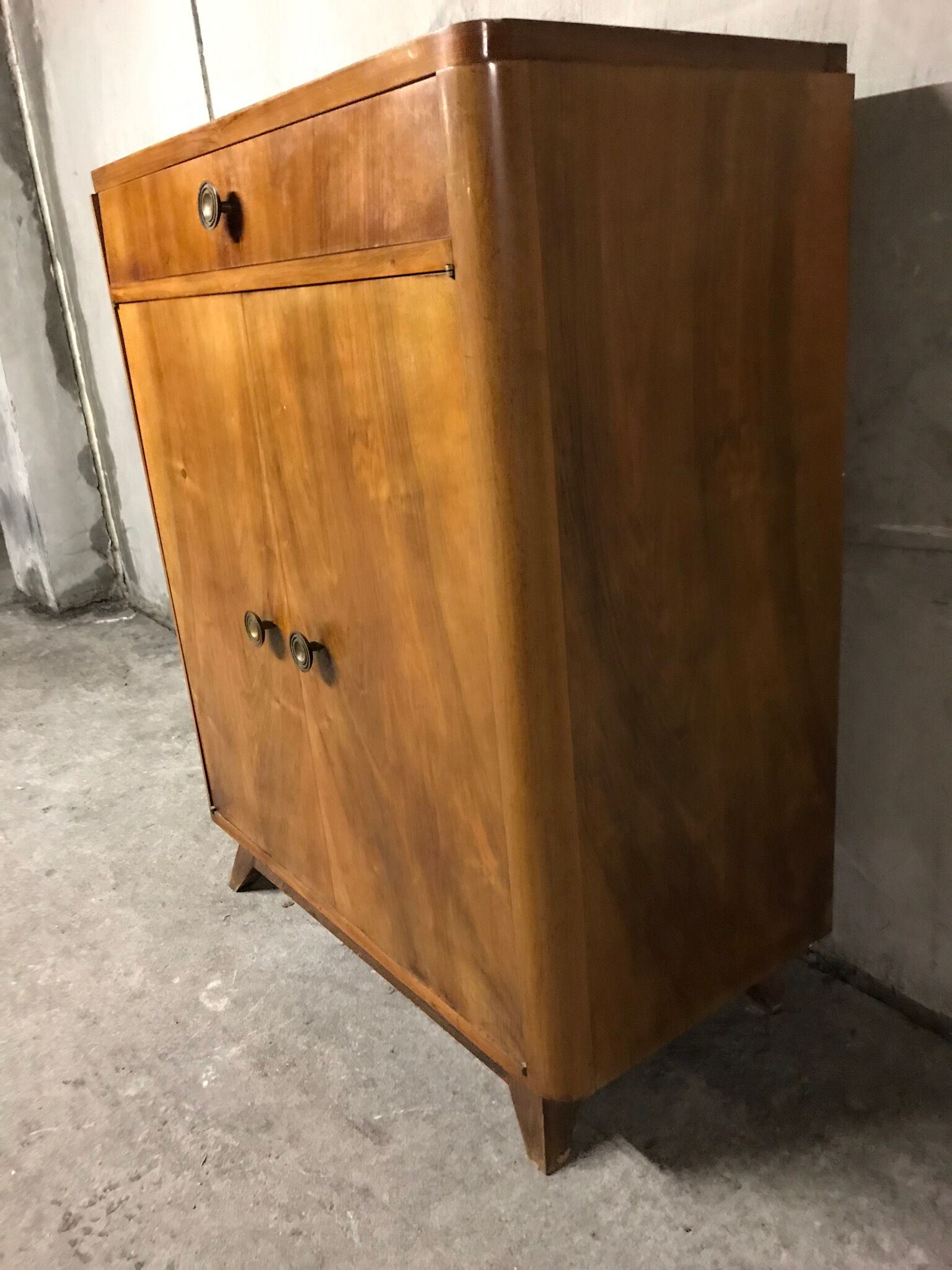 Bar Art Deco furniture