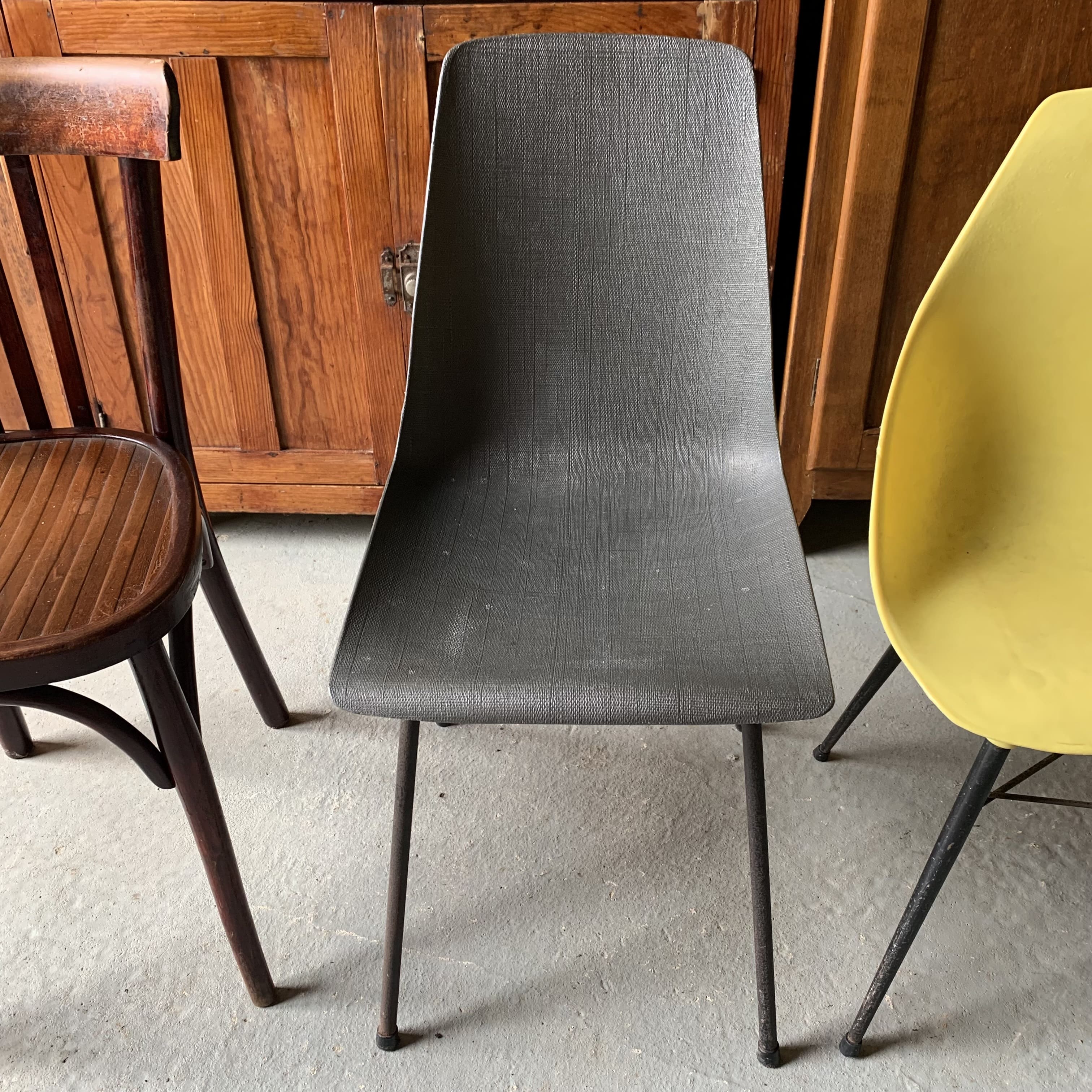 4 chaises dépareillées