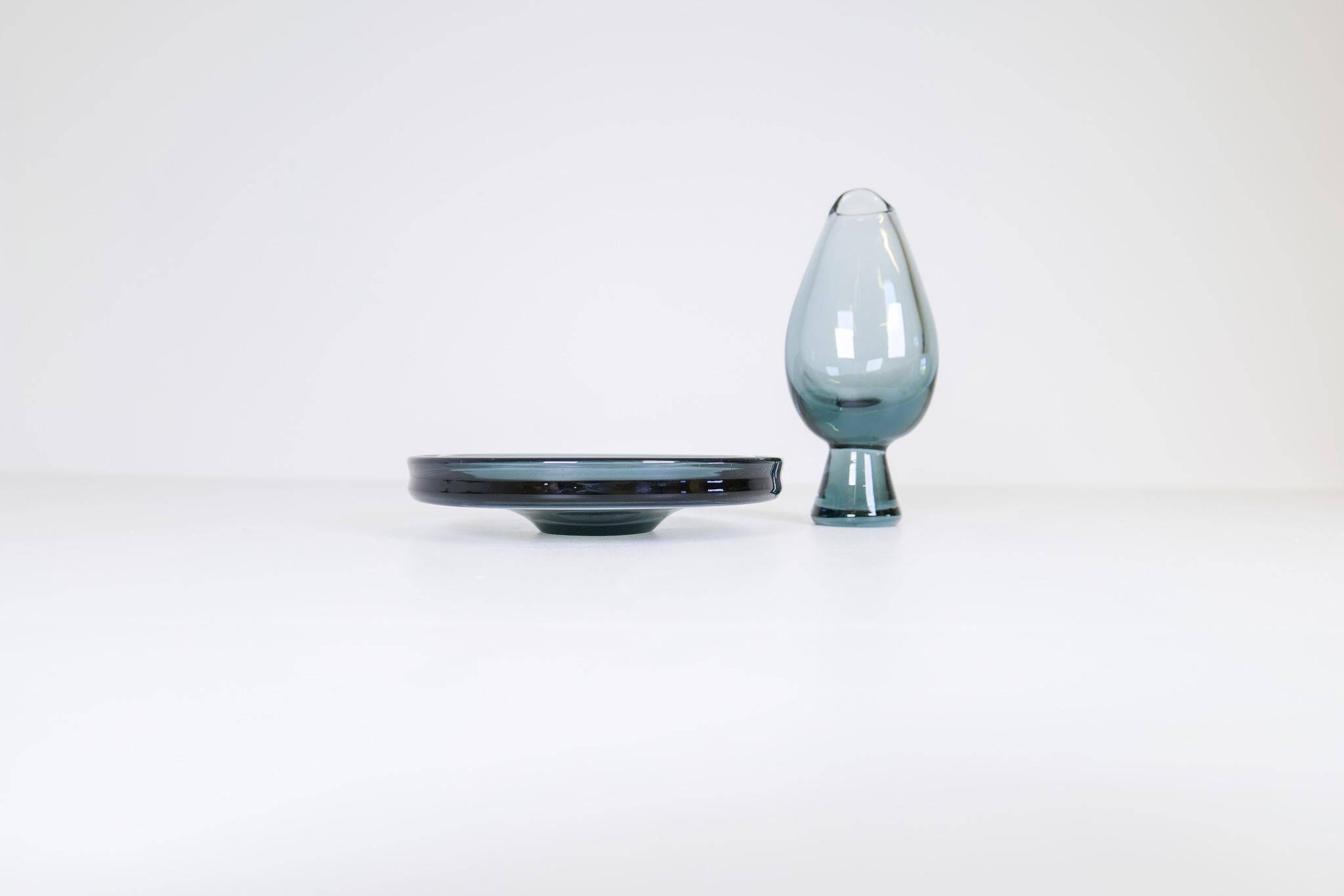 Set of two art glass vessels by Vicke Lindstrand for Kosta, Sweden, mid-century.