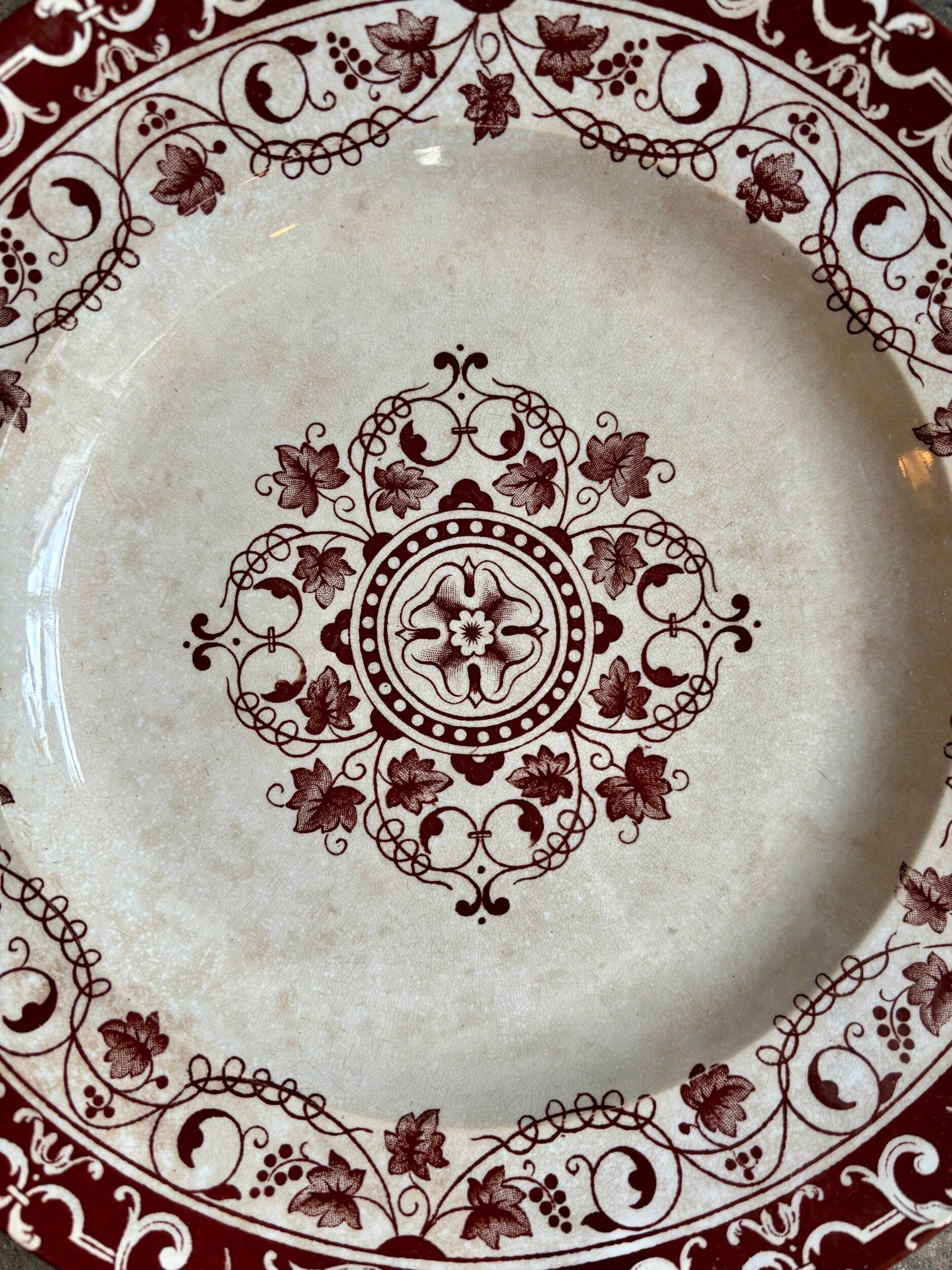 Small round dish Jules Vieillard - Bordeaux in iron earth, "Louis XV" service