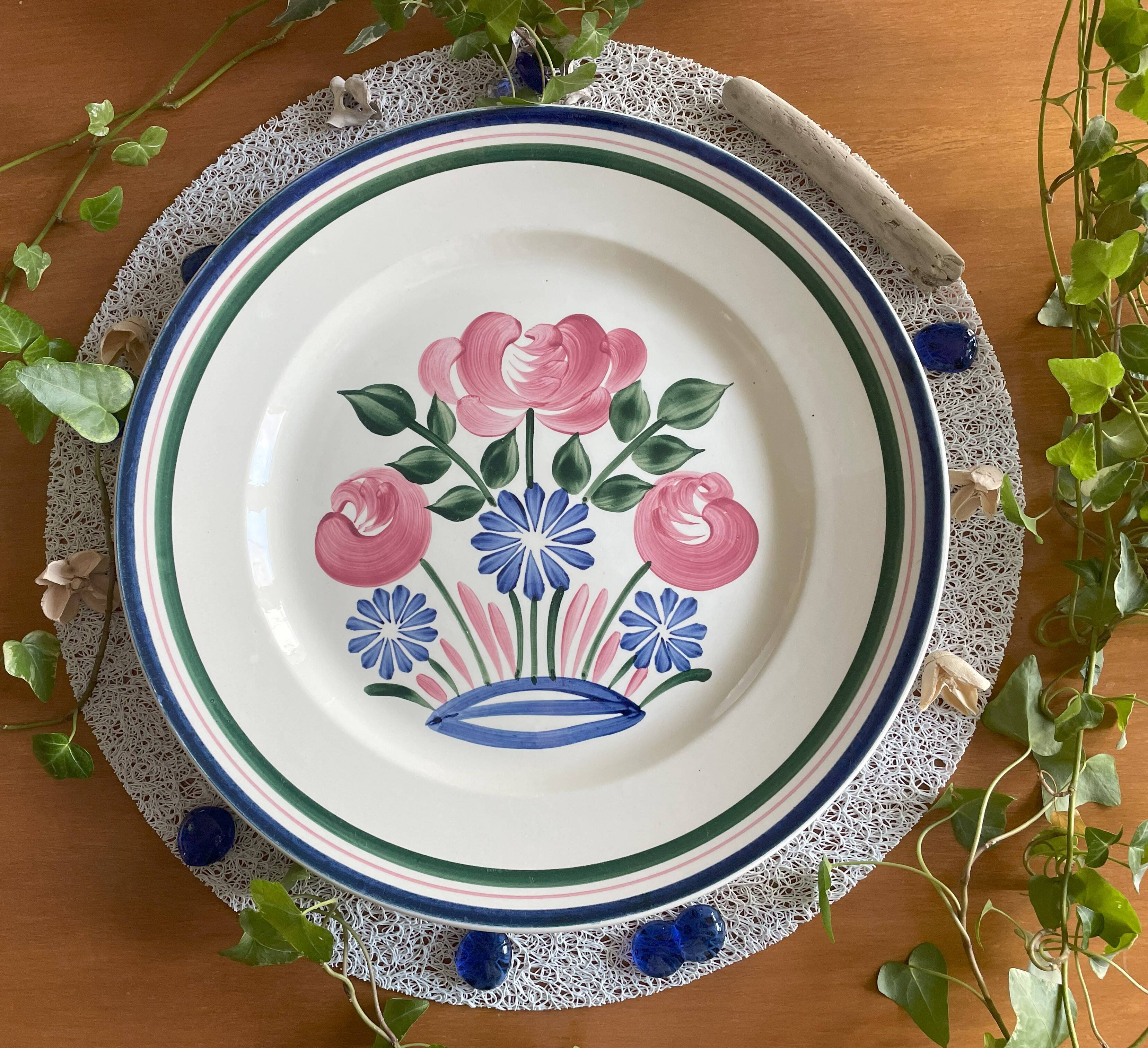 Old serving dish in Choisy-le-Roi earthenware