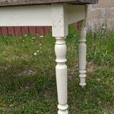 Farmhouse table with drawer
