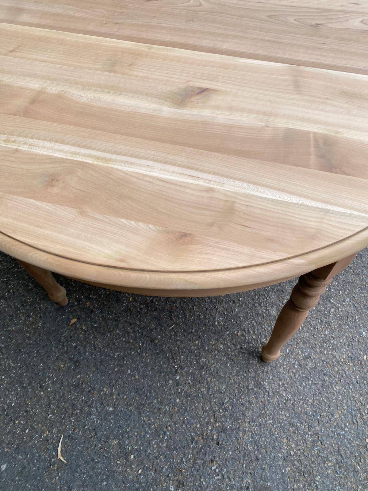 Table à manger ronde extensible Louis Philippe décapée en merisier massif 1