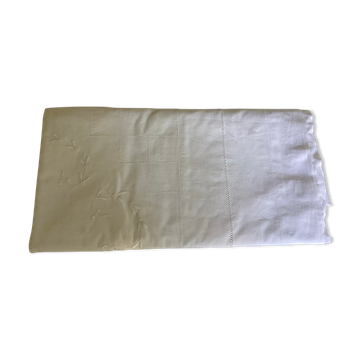 Drap plat fin brodé main