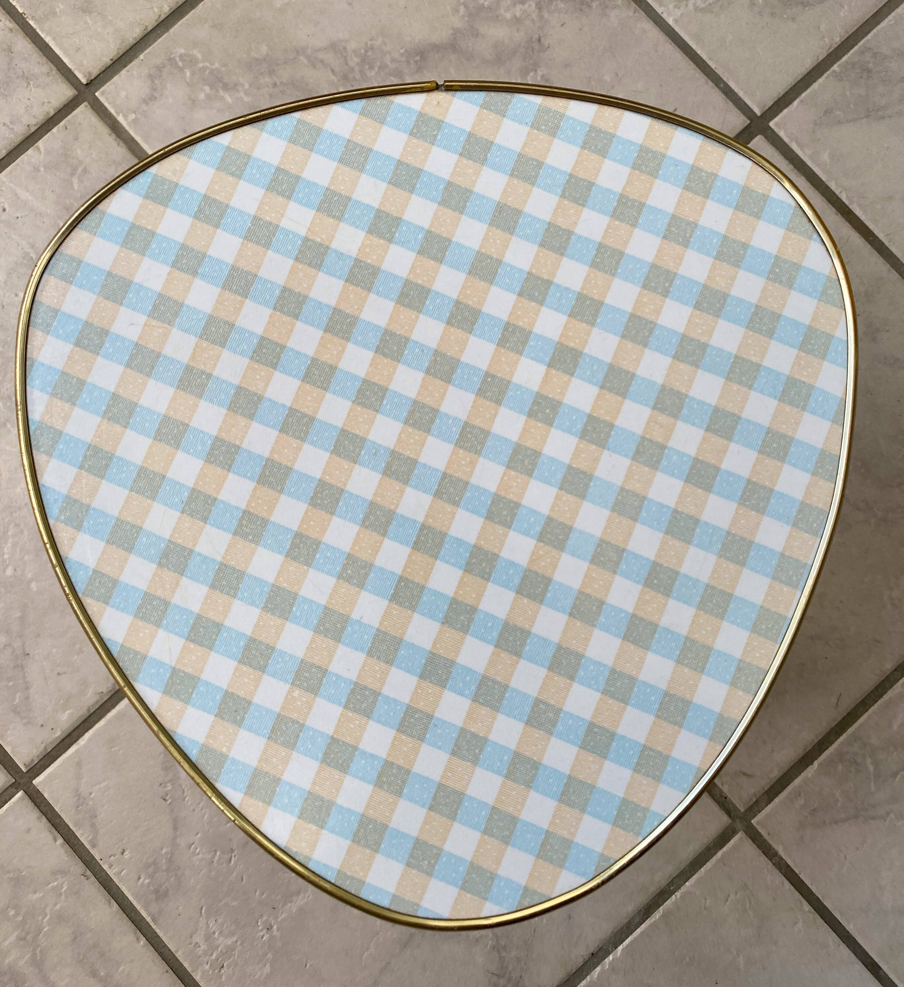 Vintage triangle shape plant / side tabel 1960s