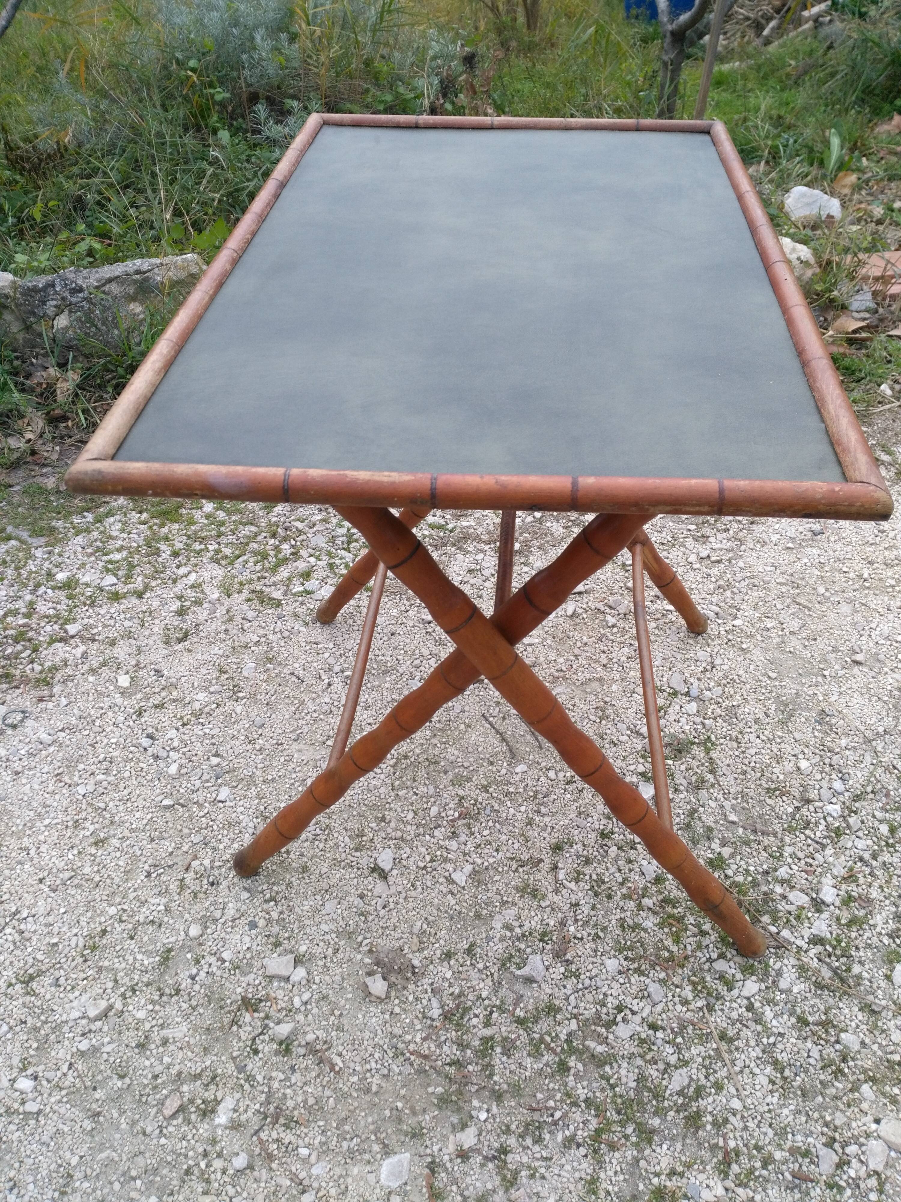Colonial folding table