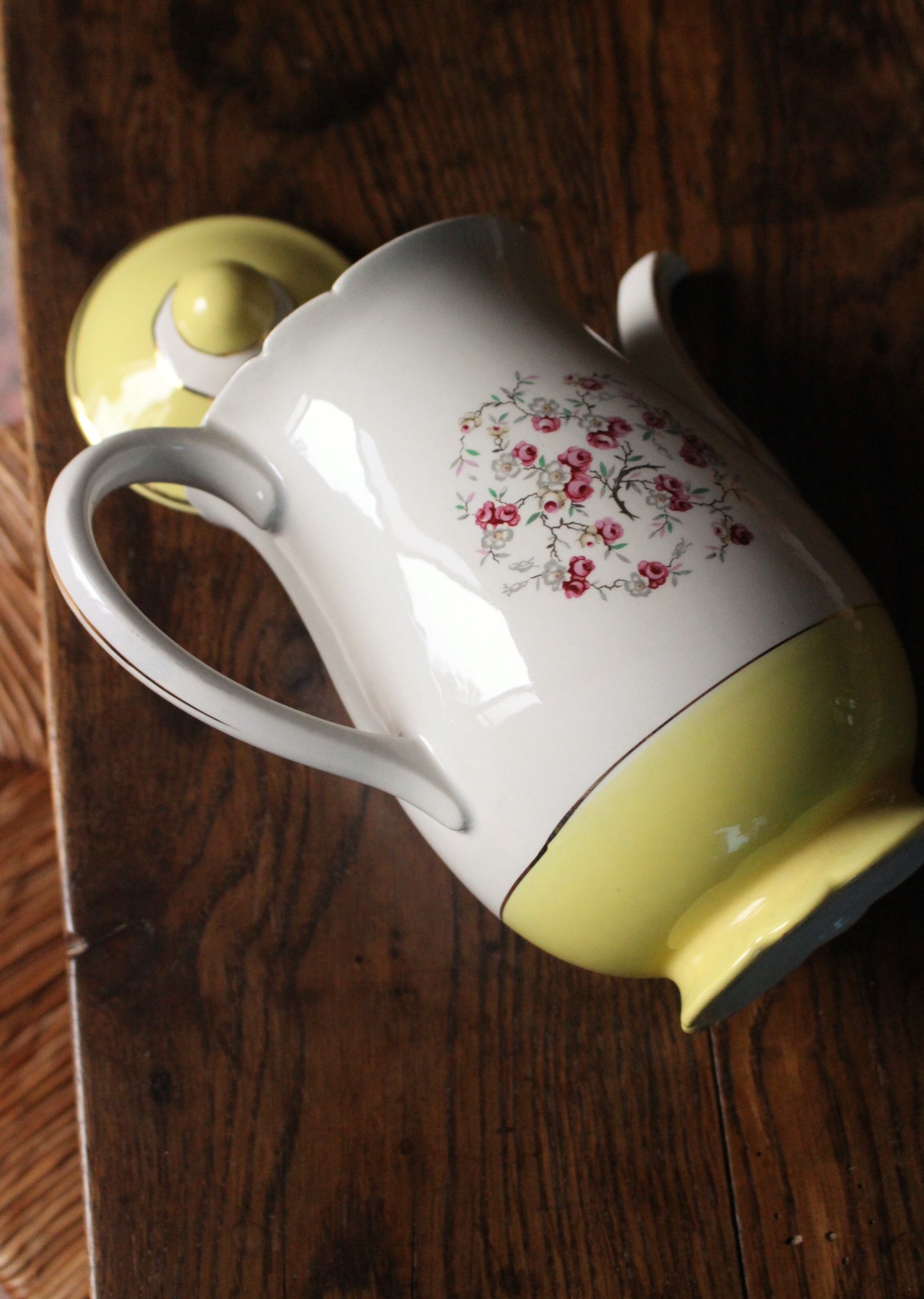 Coffee maker lunéville yellow gilding pink flowers