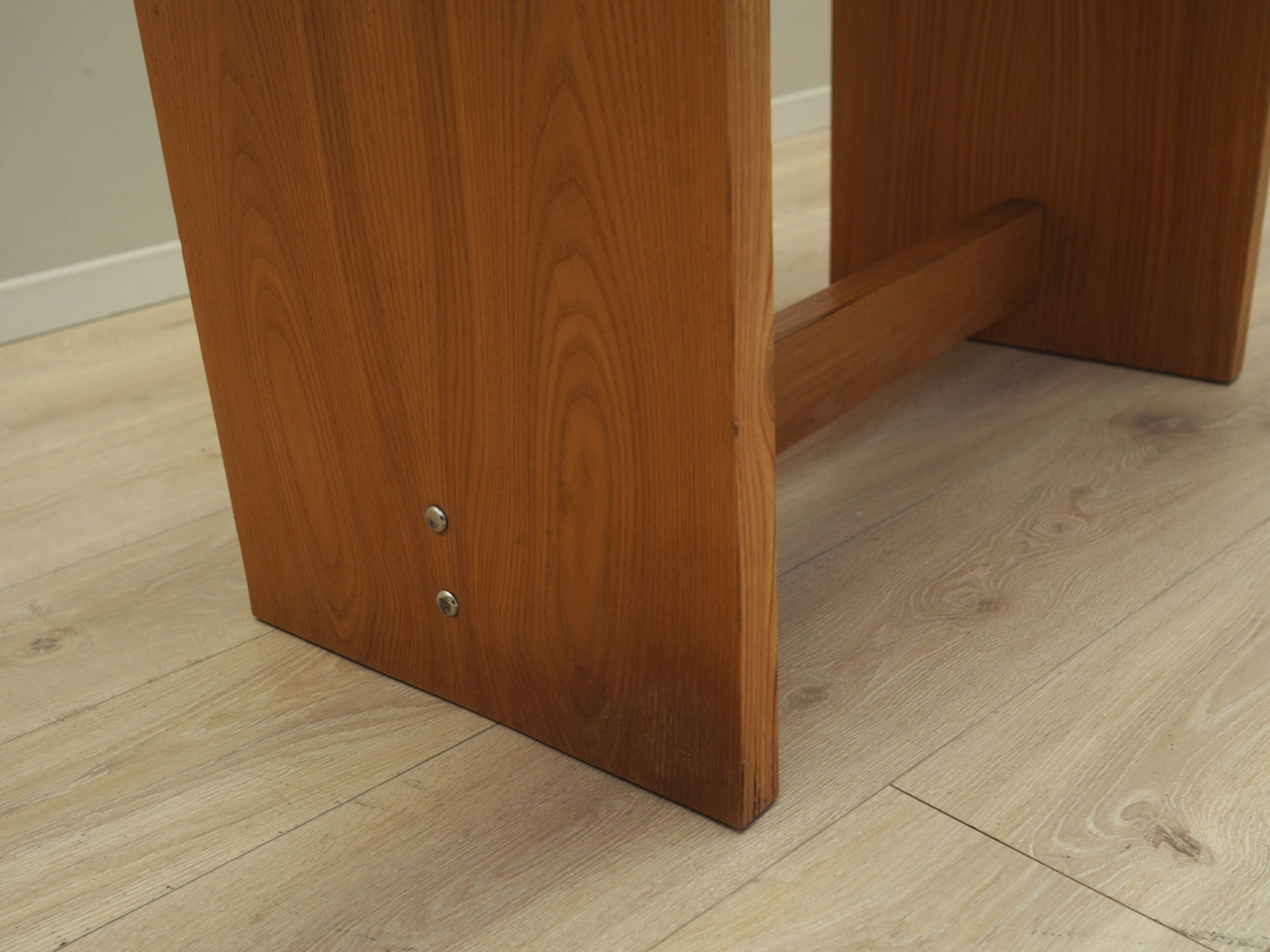 Oak desk, Italian design, 1970s, production: Italy