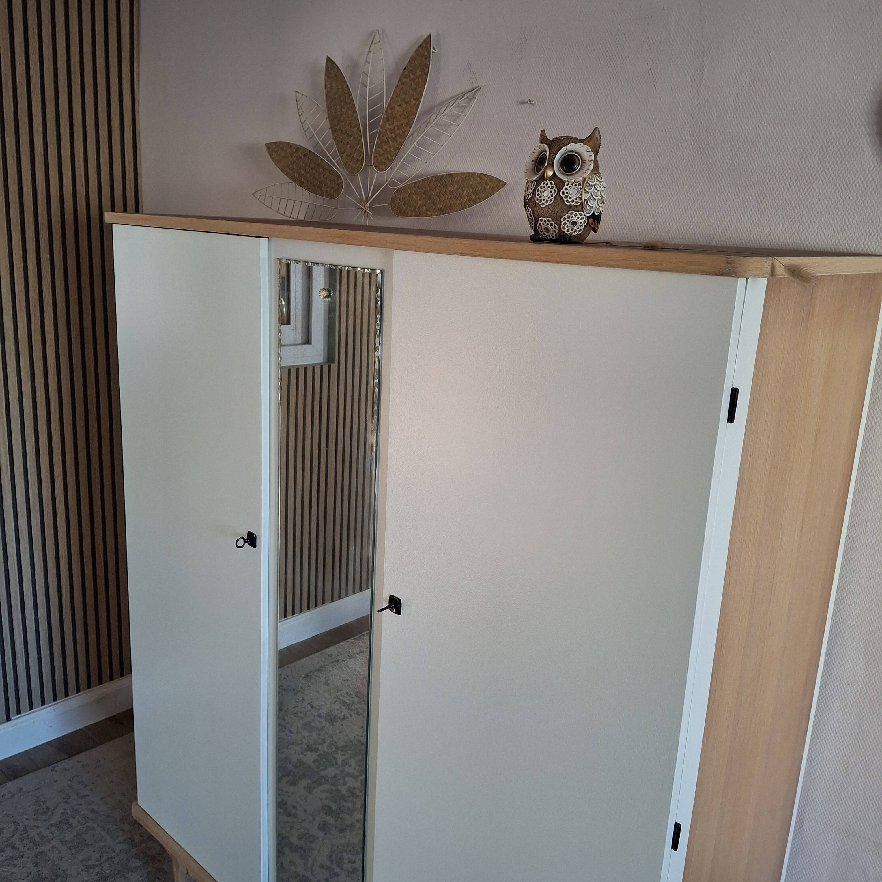 Armoire vintage années 60 relookée