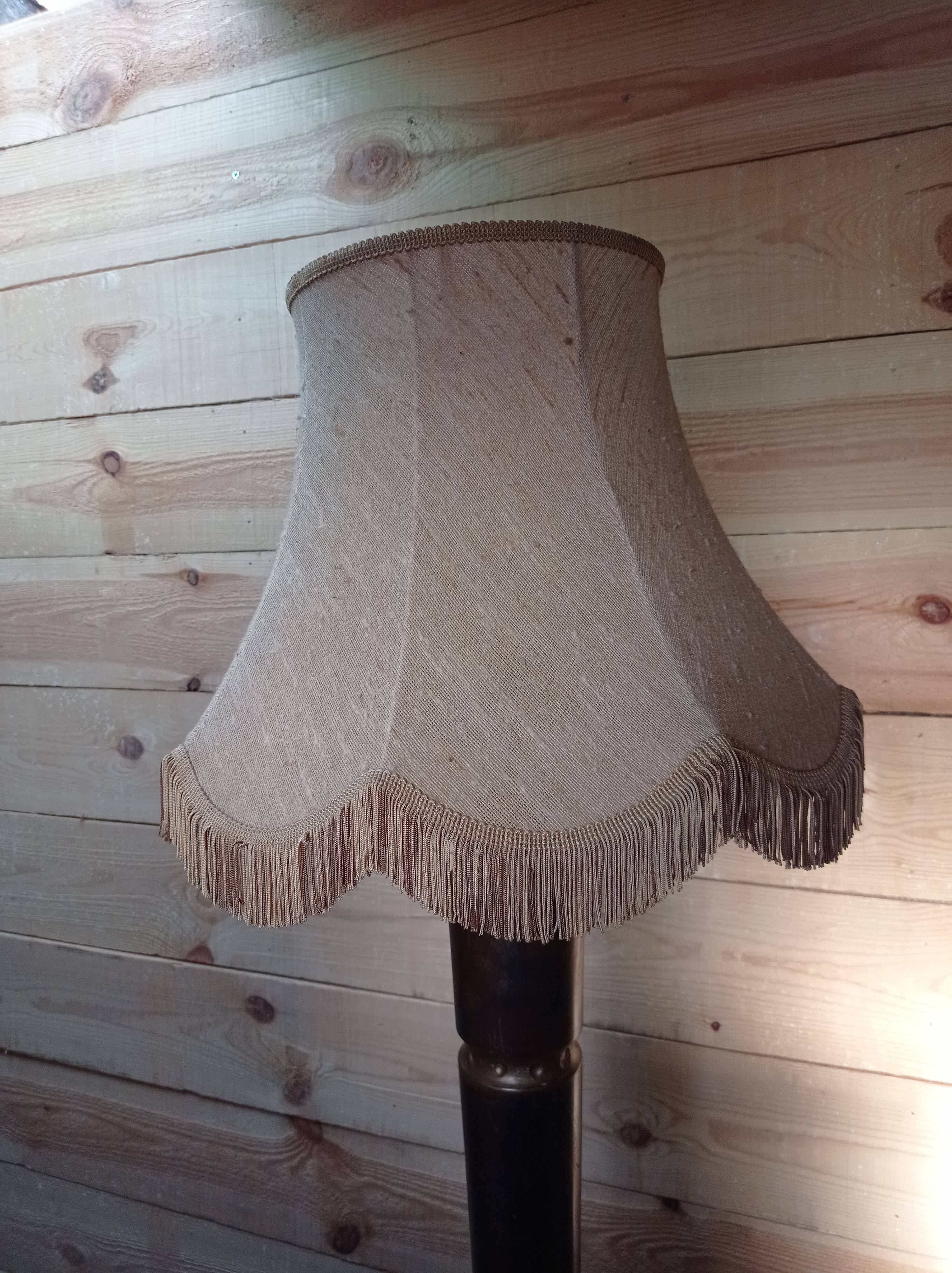 Lampshade with fringes