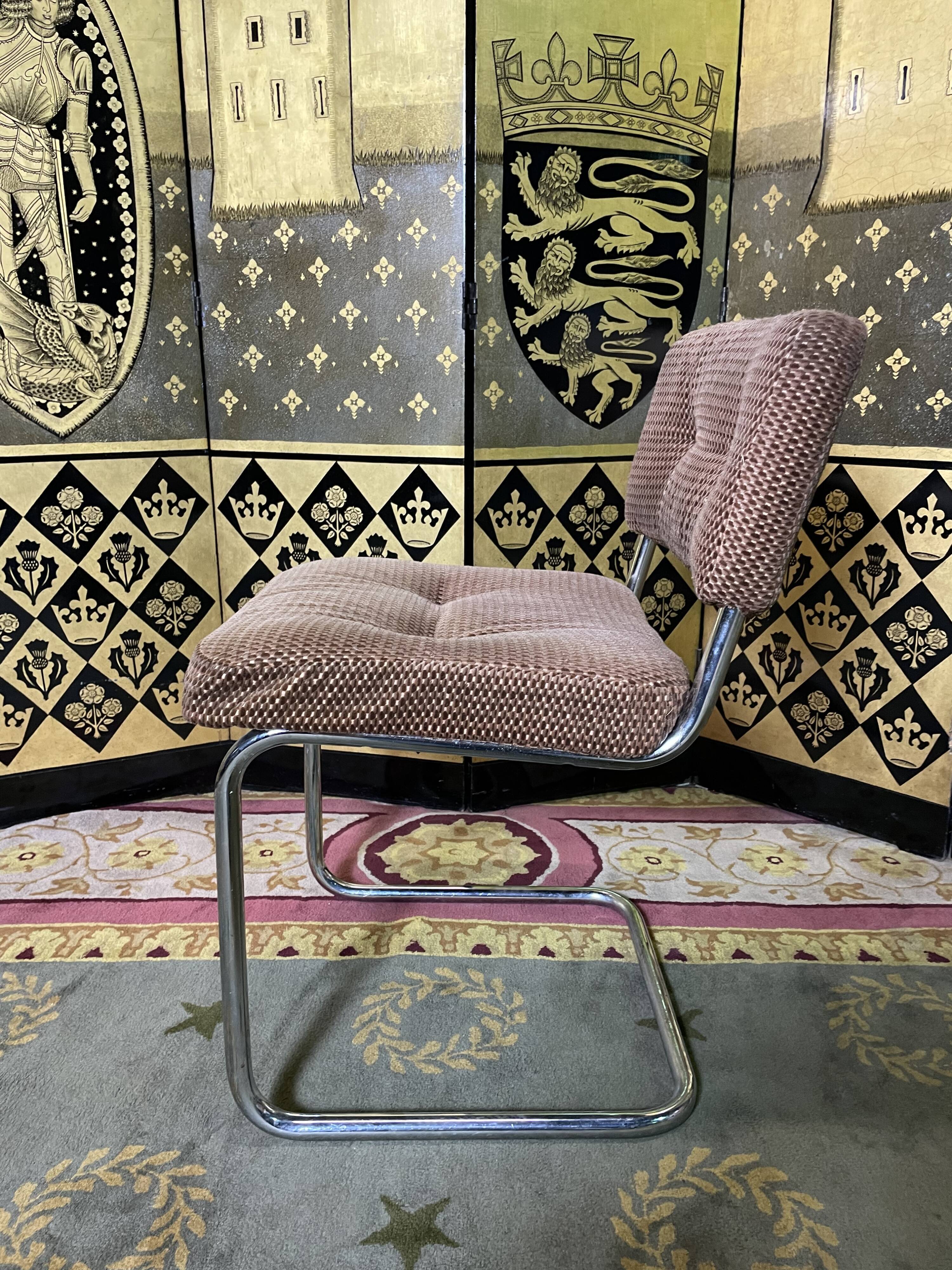 Suite de 6 chaises tubulaires chromées 1970