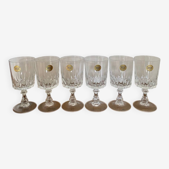 Verres à pied vintages en cristal