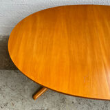 Baumann oval table