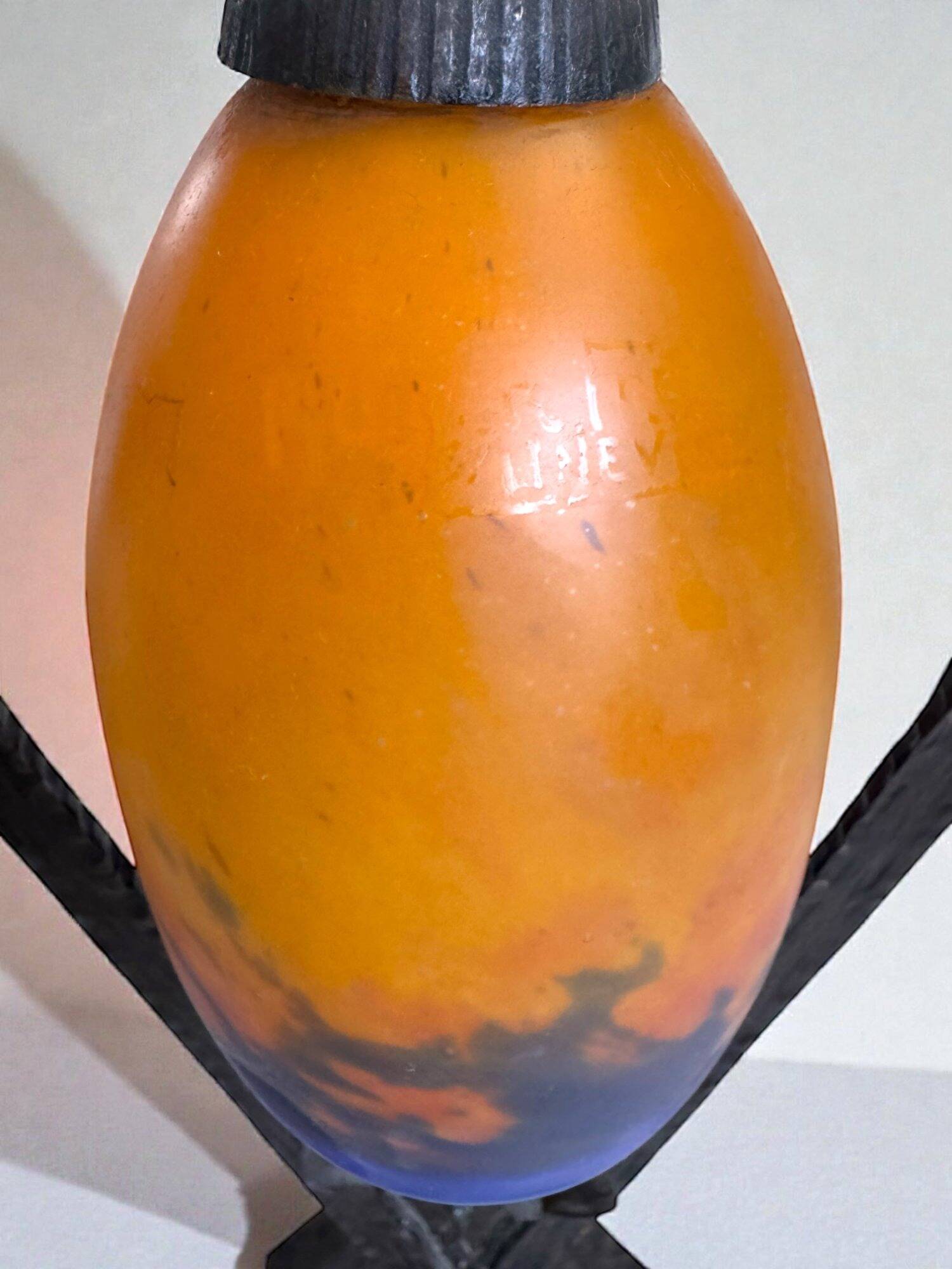 Art Deco lamp by Muller Frères Lunéville, signed glass, 1920.