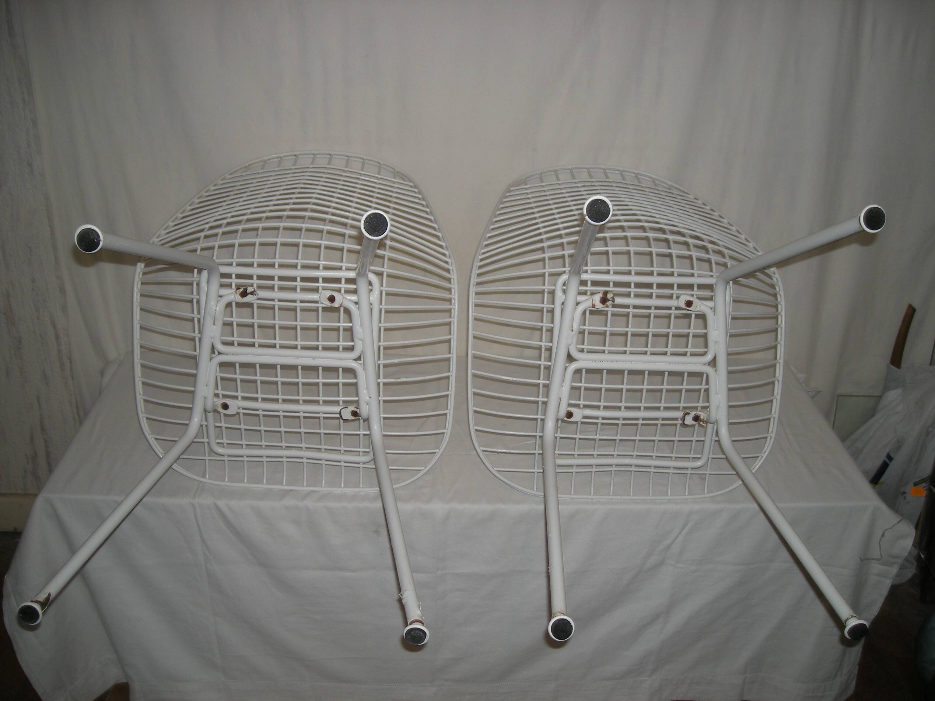 Paire de chaises Eames Wire DKX des années 50 - 60