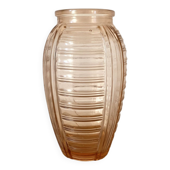 Art deco vase in pink molded glass