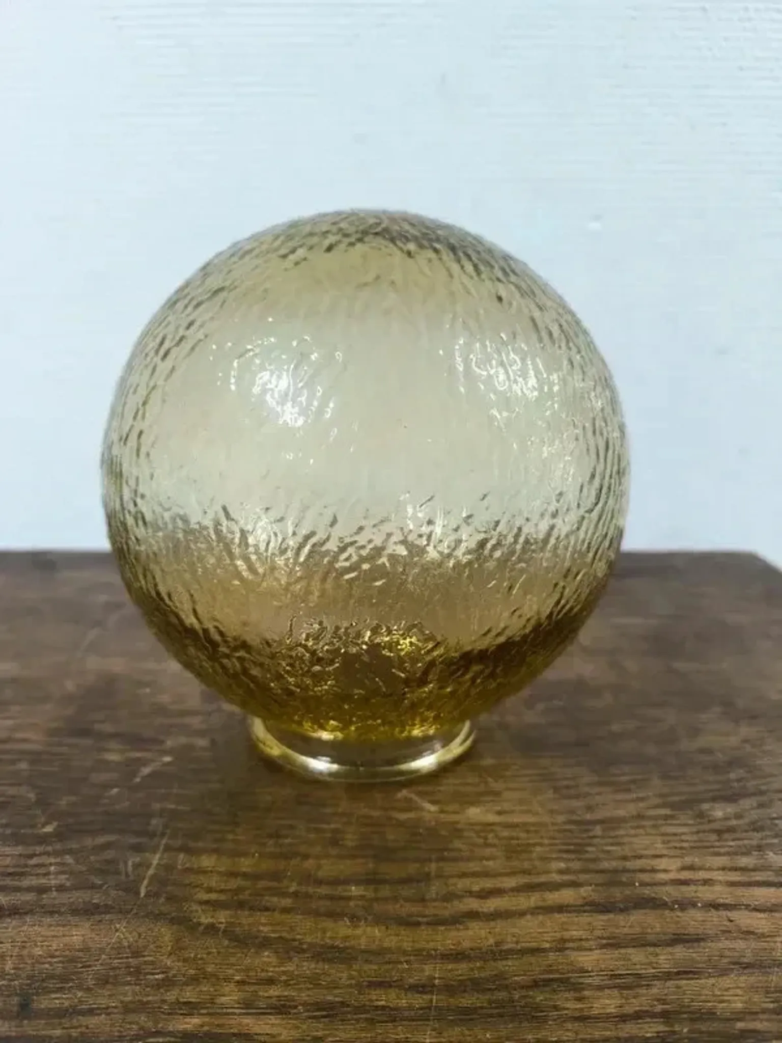 Globe abat-jour vintage en verre texturé ambré