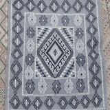 Handmade grey carpet in pure wool, 103x68 cm