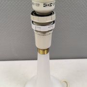 Lampe de table Le Klint, verre opalin blanc laiteux, dessus en laiton, modèle 311