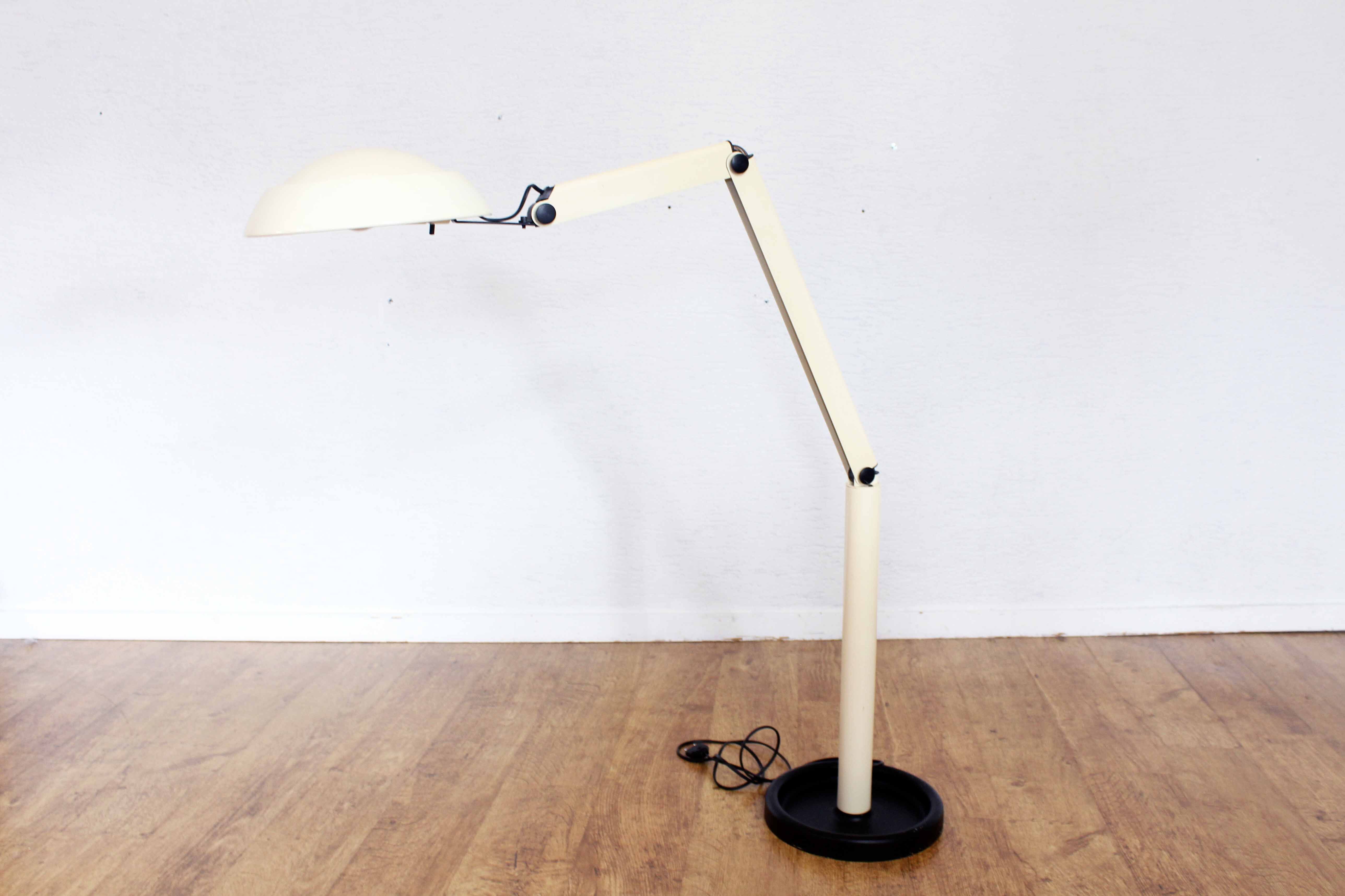 Lampadaire articulée design italien
