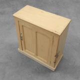 Meuble en pin du XIXe siècle provenant de Provence.