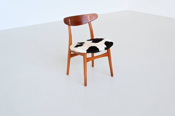 4 chaises modèle CH30 en peau de vache par Hans Wegner pour Carl Hansen, Danemark 1952
