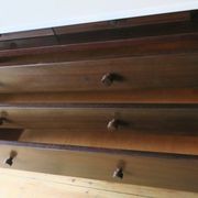 Commode italienne du milieu du siècle en acajou et marbre, années 1960