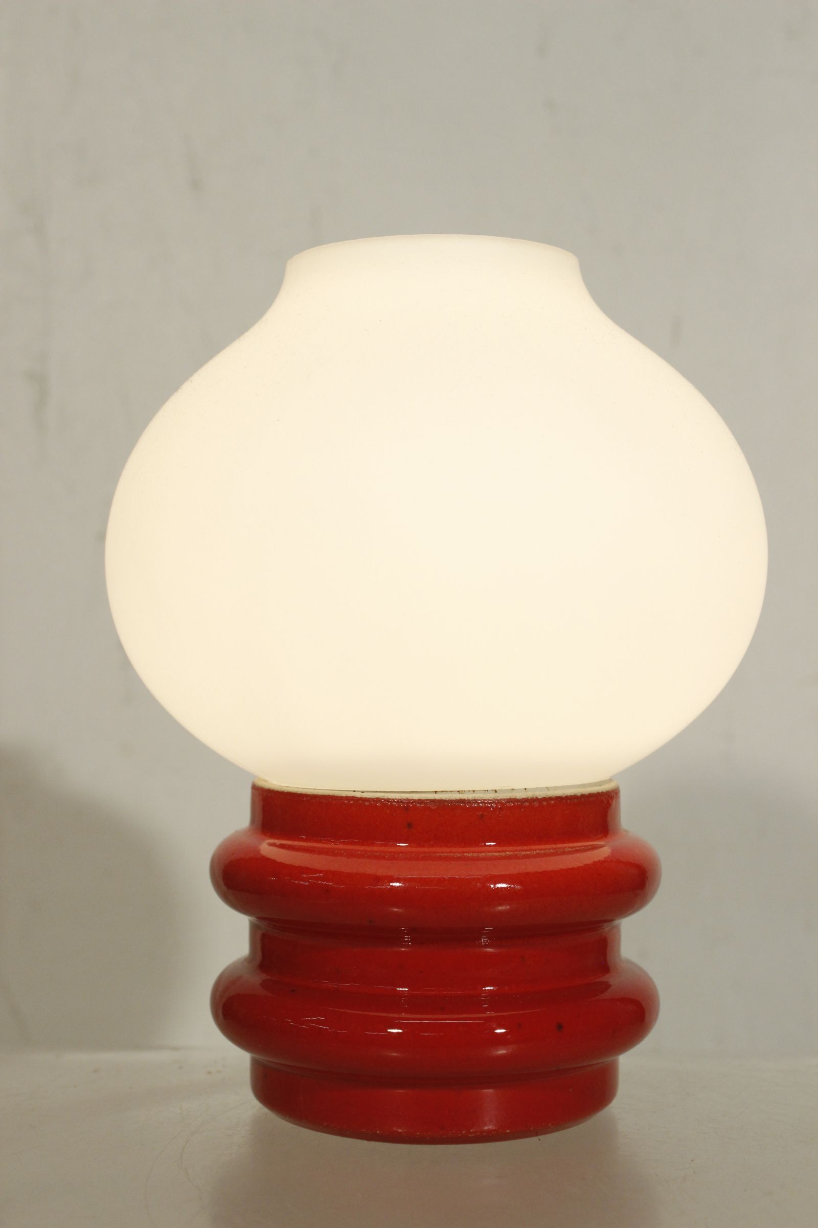 Vintage lamp in red & opaline ceramic, Germany 1960s