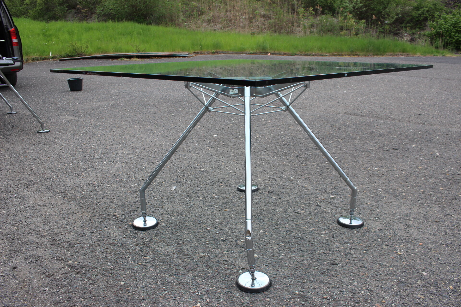 1970s Norman Foster Nomos glass table for Tecno Italy