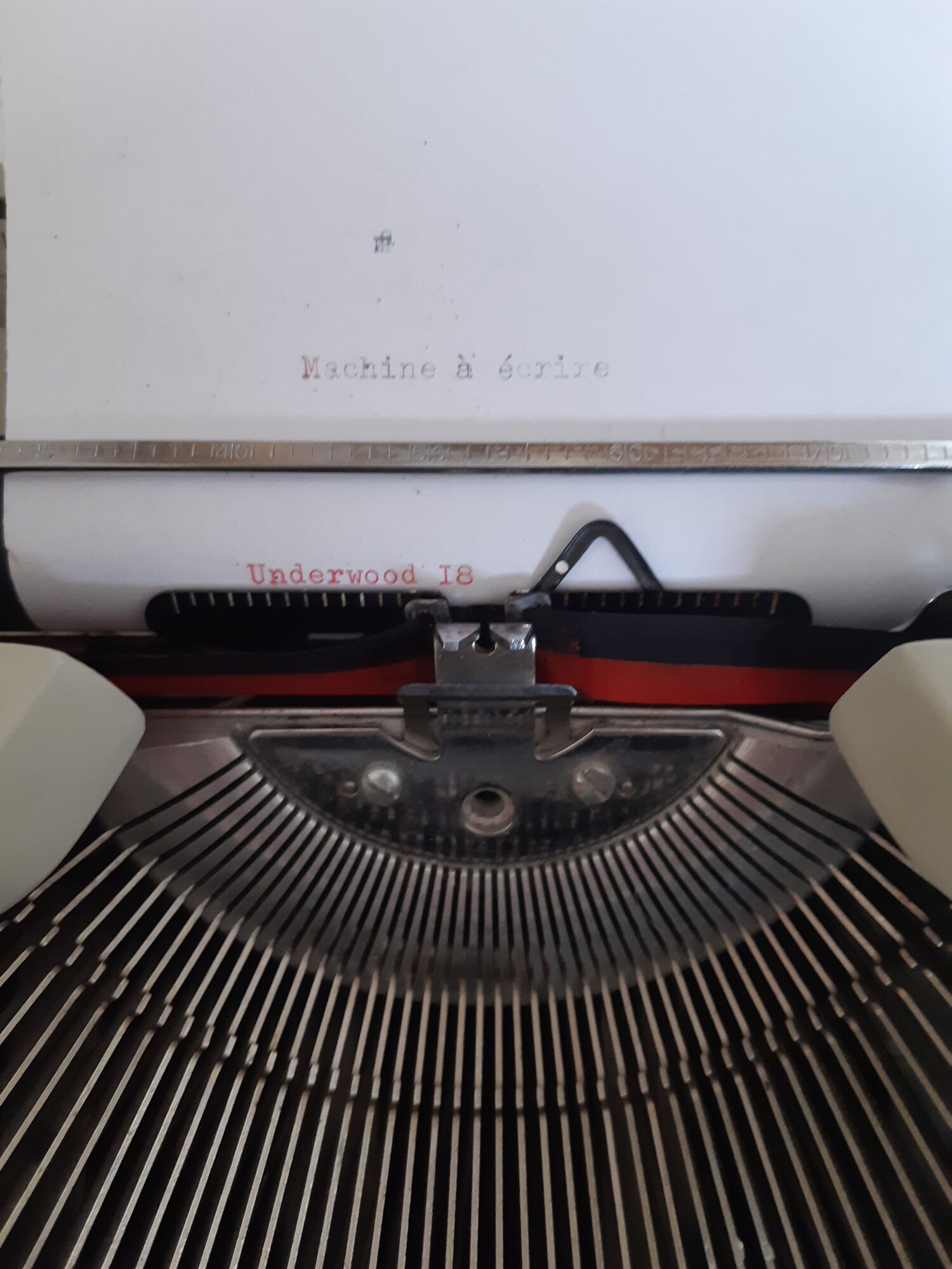 Underwood 18 Portable Typewriter , Beige, Functional, New Ribbon