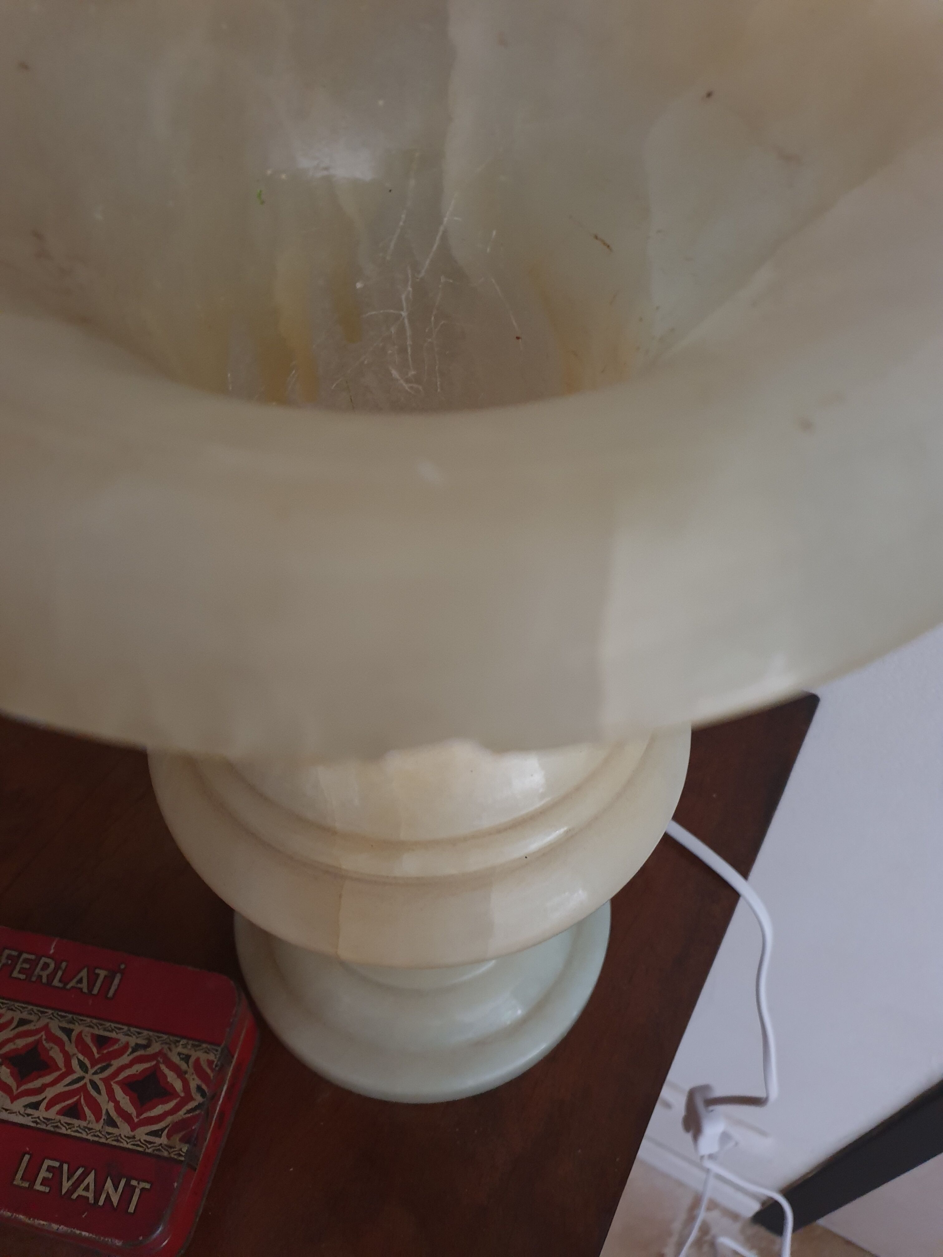 Lampe albâtre forme Médicis