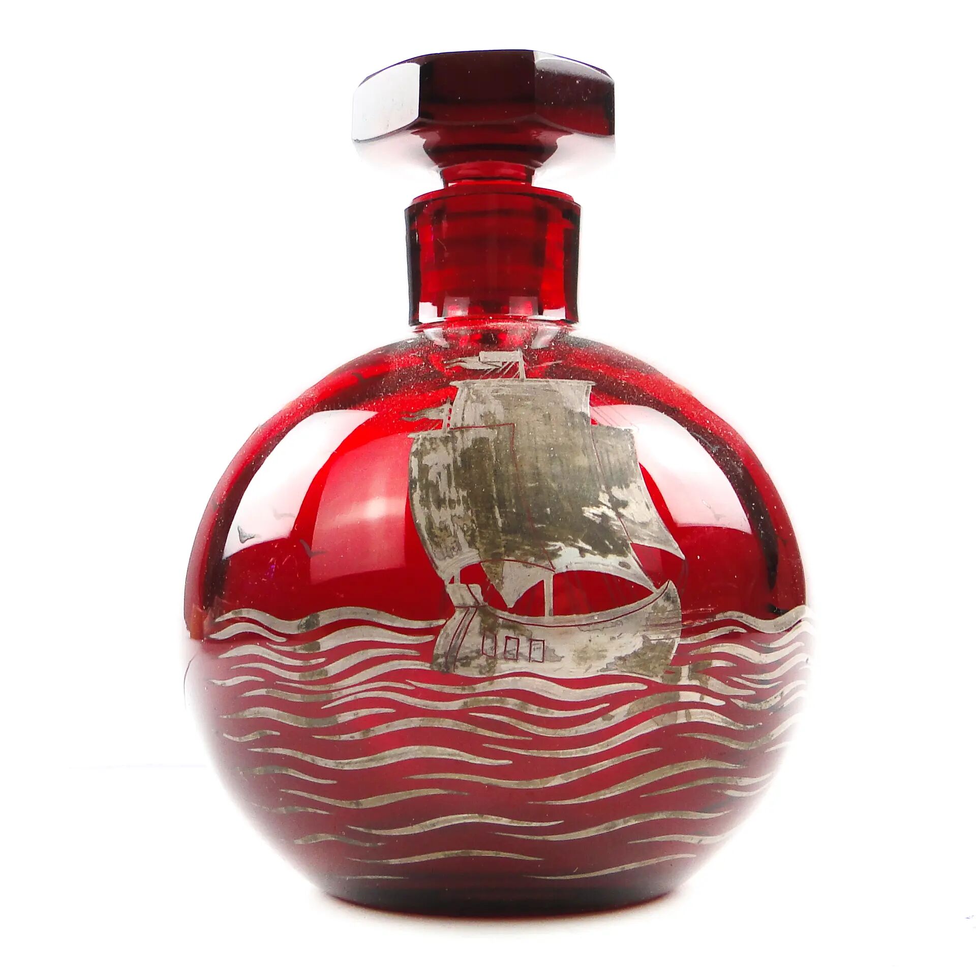 Carafe Art déco, verre rouge, Verrerie Józefina, Pologne, années 1930