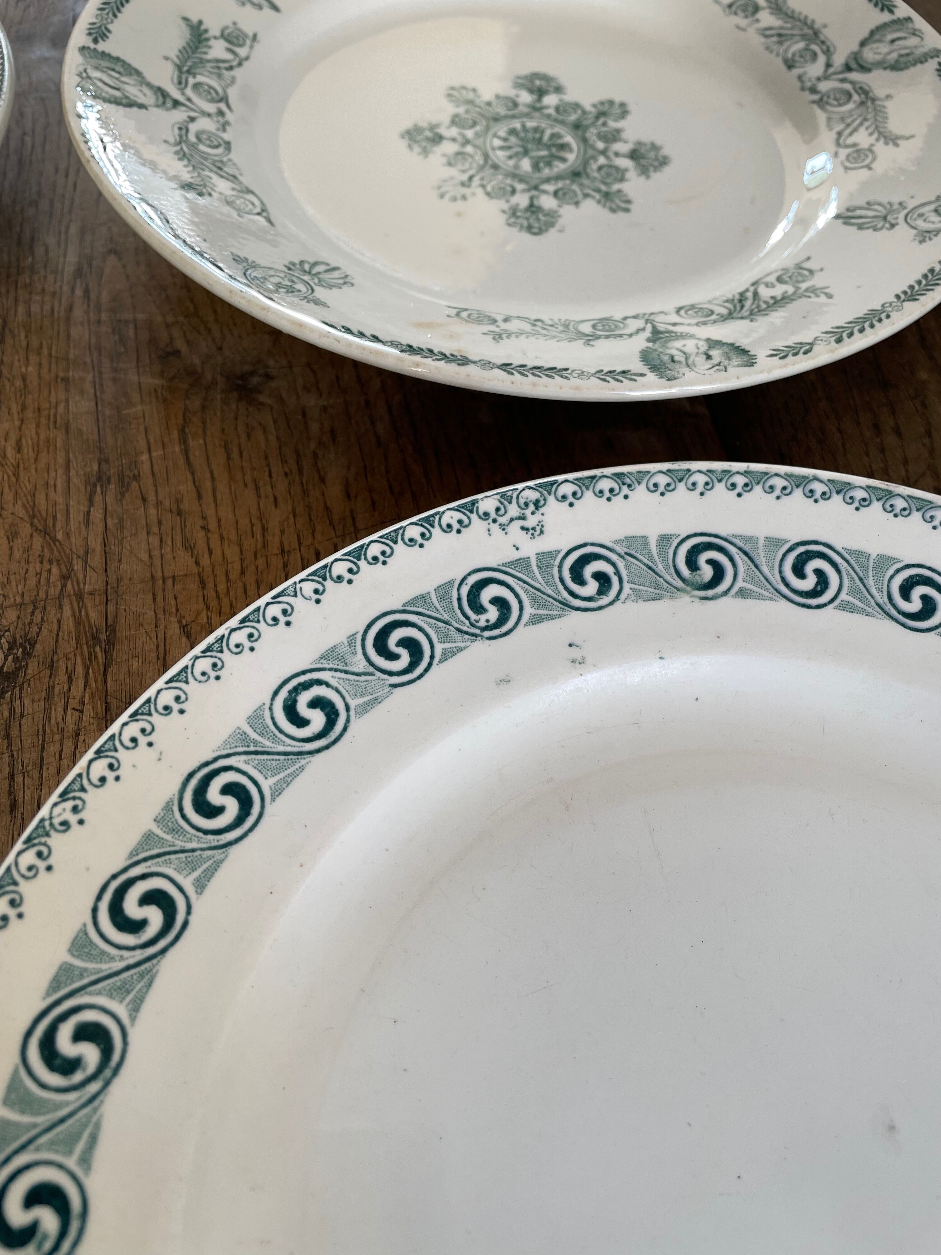Set of 8dessert plates mismatched Iron Earth XIXth
