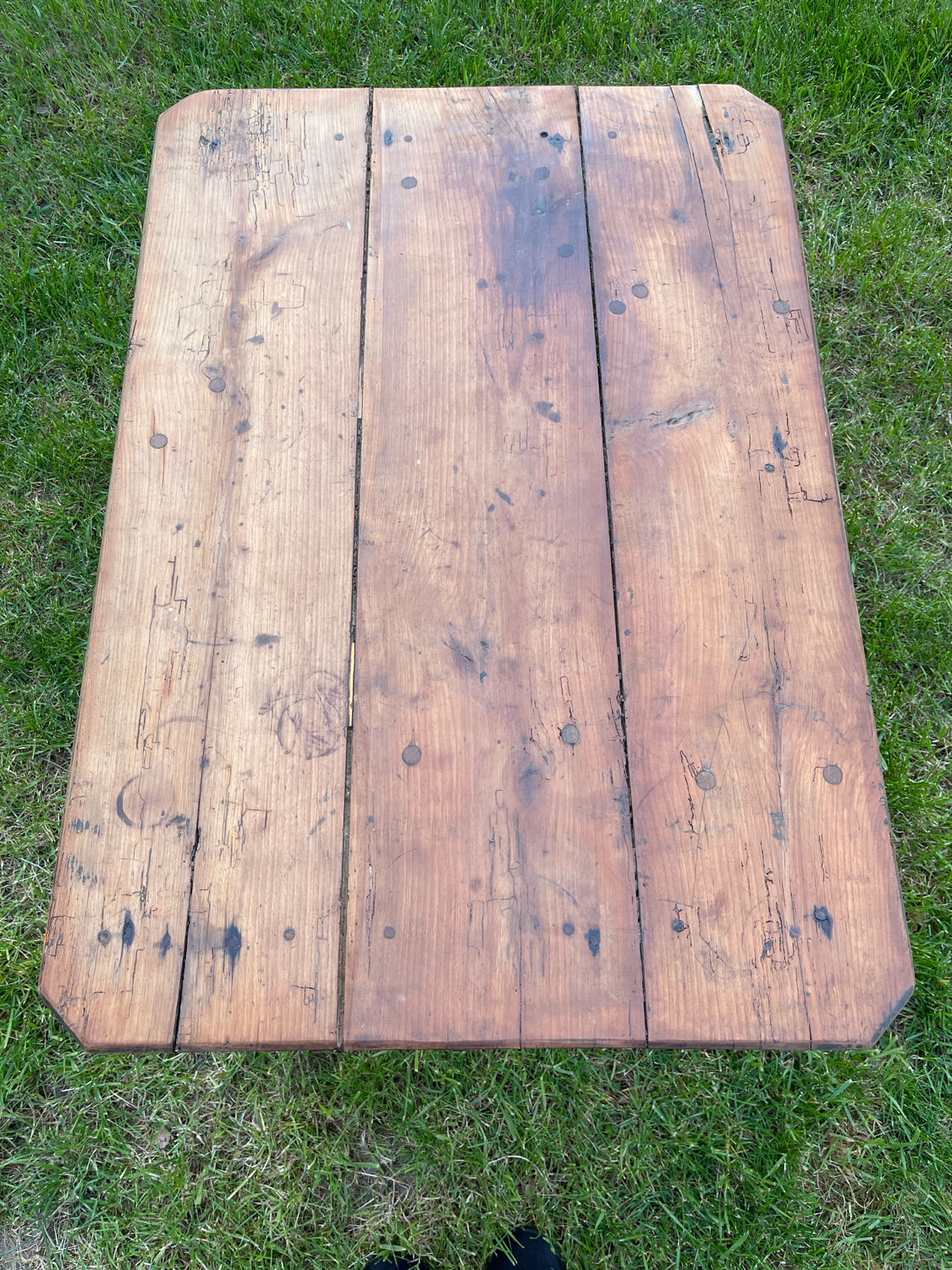 Farm table