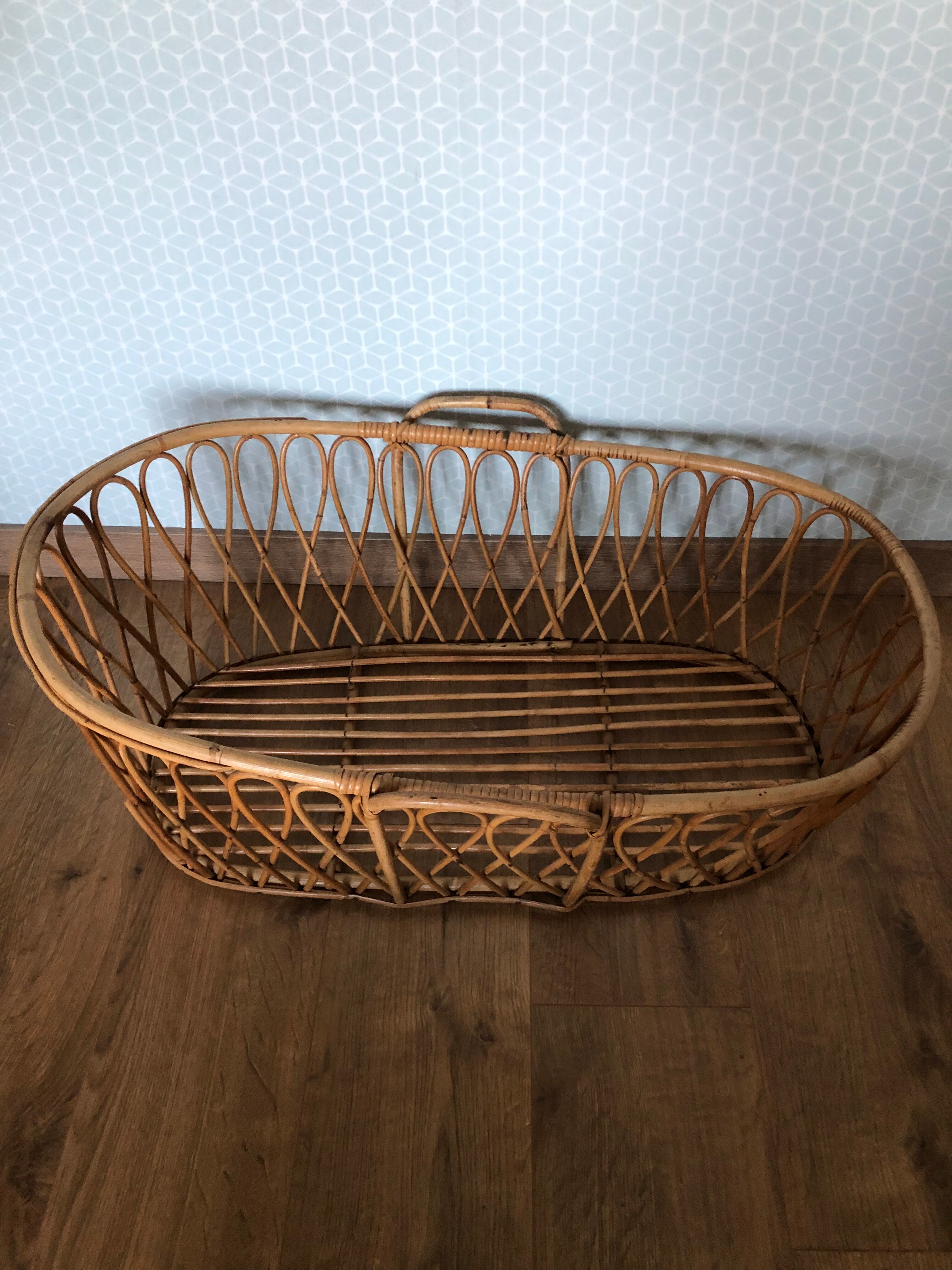 Rattan cradle