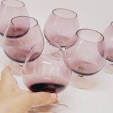 6 anciens verres à cognac en cristal de couleur prune