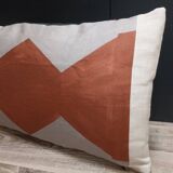 Graphic linen cushion 30x50cm.