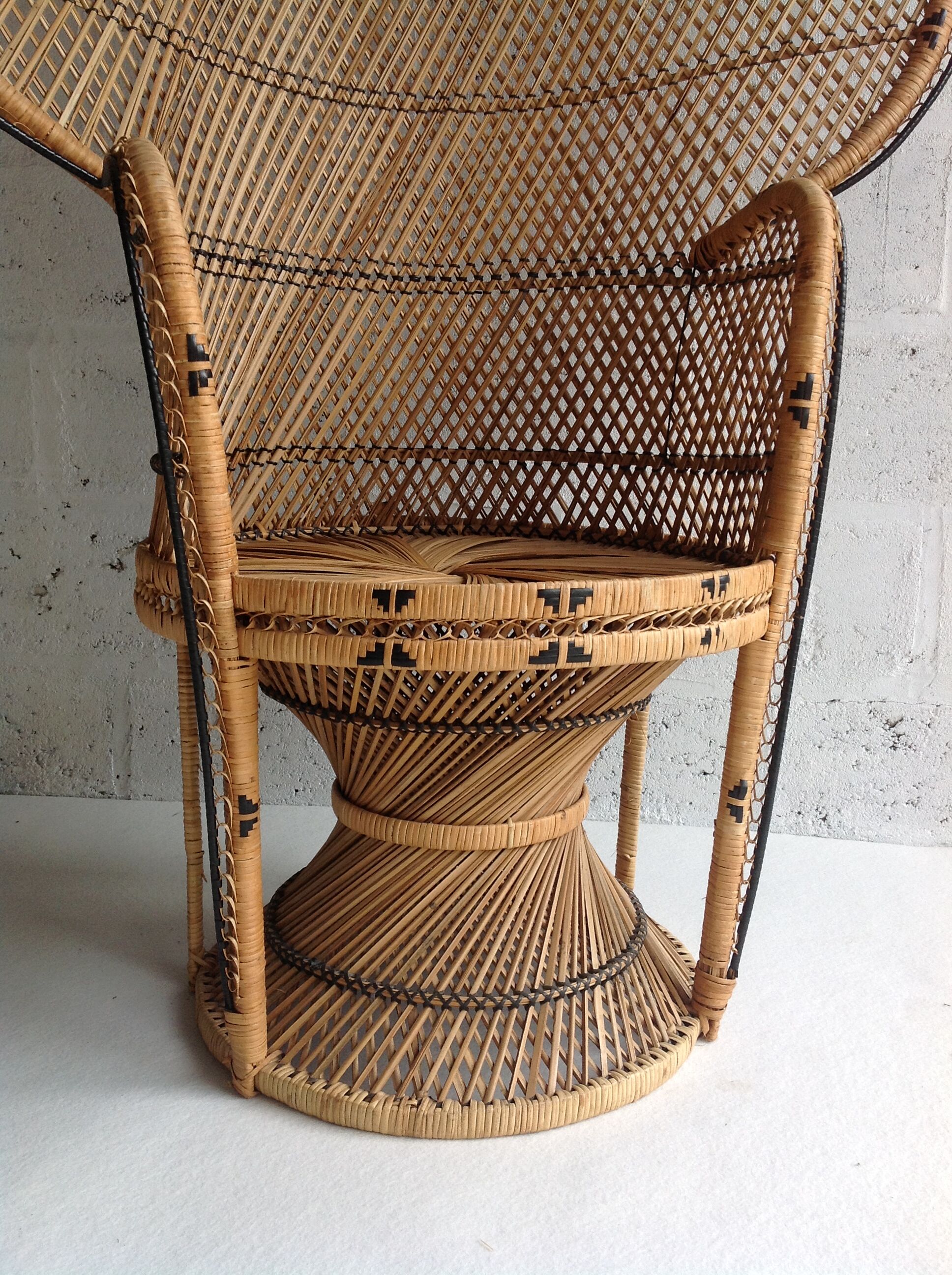 Emmanuelle chair