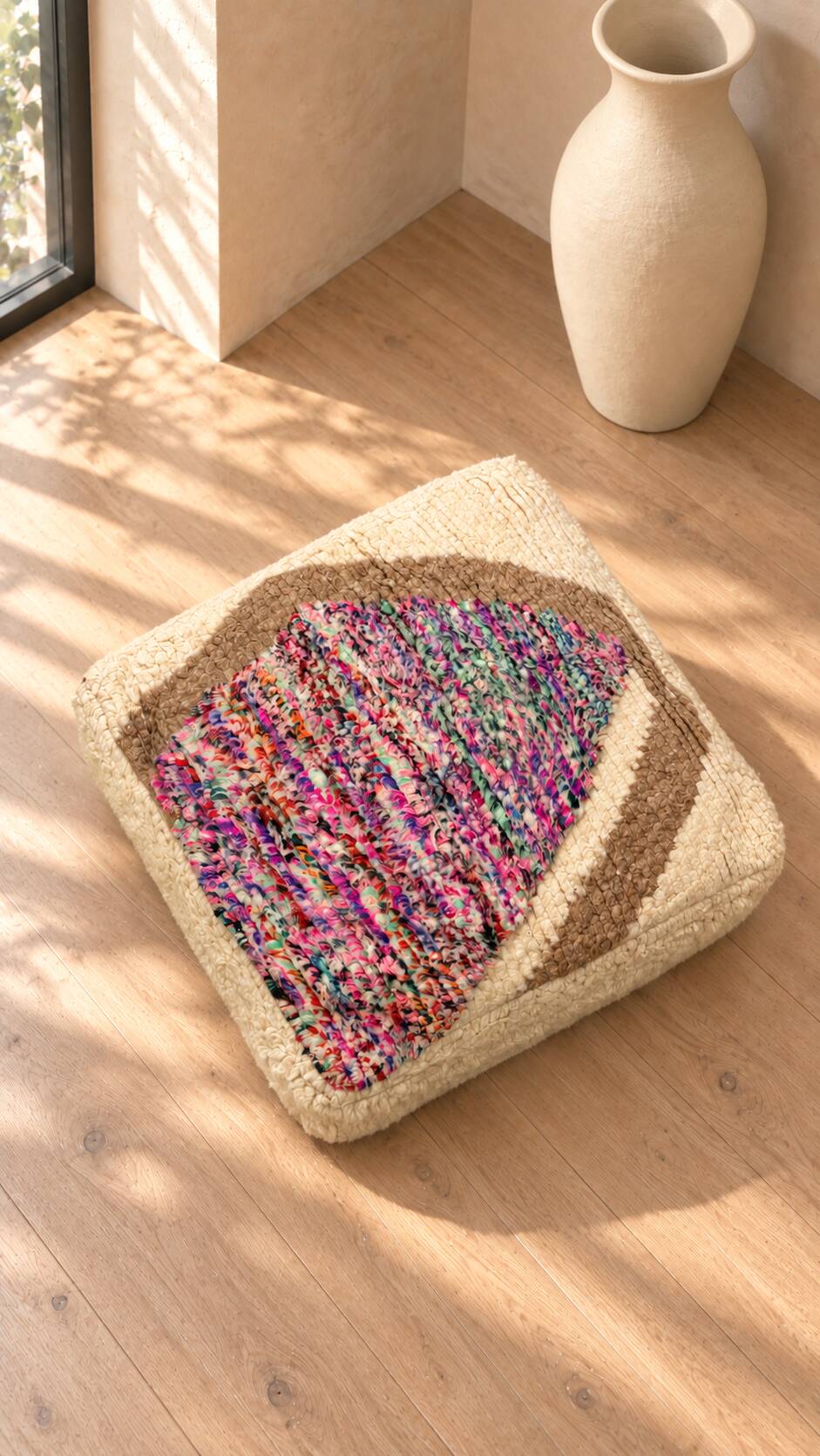 Vintage Moroccan pouf in multicoloured wool – 60 × 60 cm